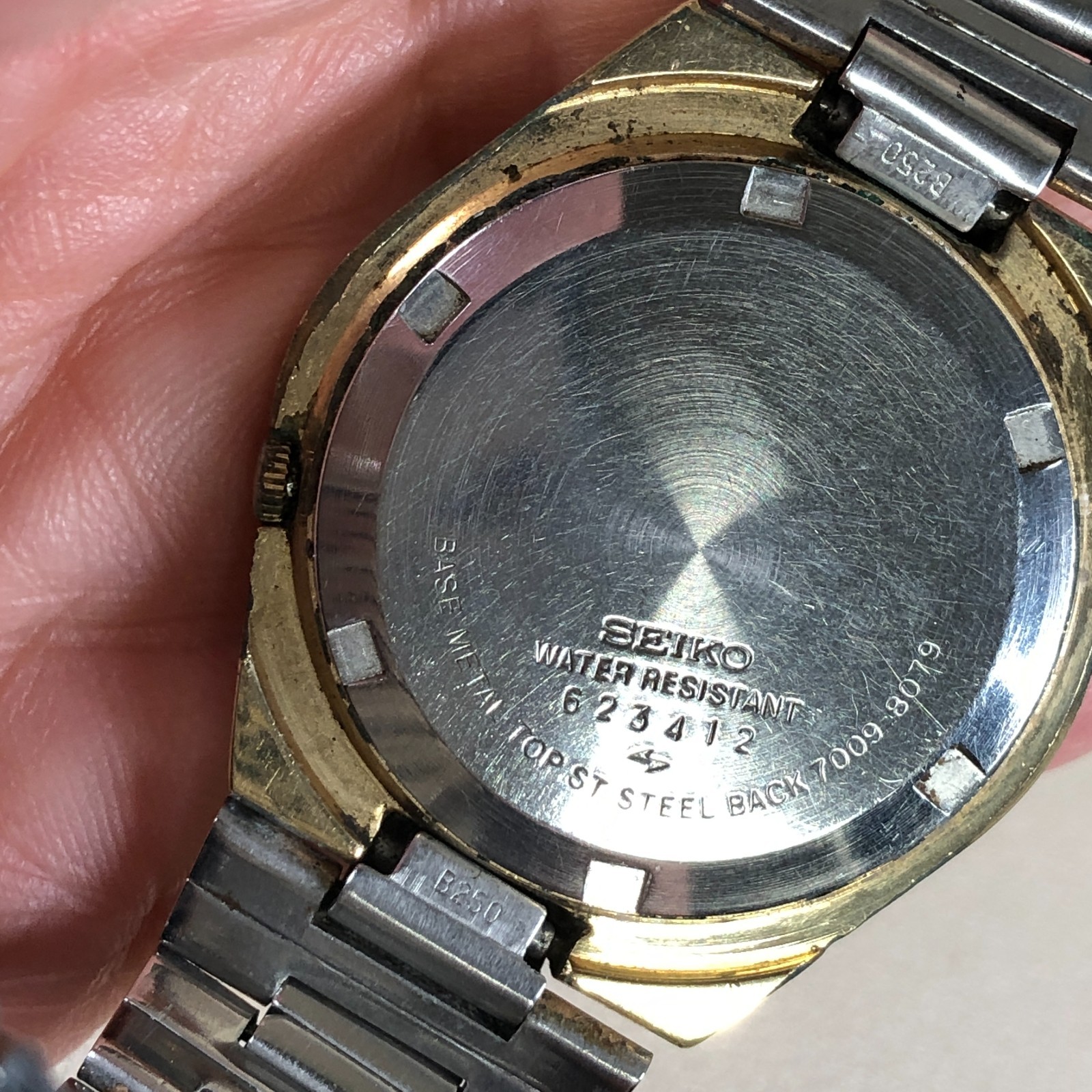 Vtg Seiko Men 7009-8079 Dress 17 Jewels Two Tone Automatic 38mm Watch 7 1/4″