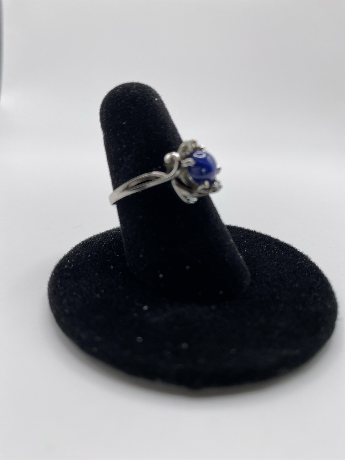 14k White Gold Star Sapphire Ring Size 5.75