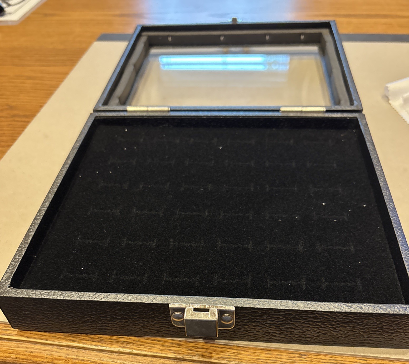 Ring box Keepsake Glass Top Display Case With Hinged Lid And Metal Clasp 36 Ring