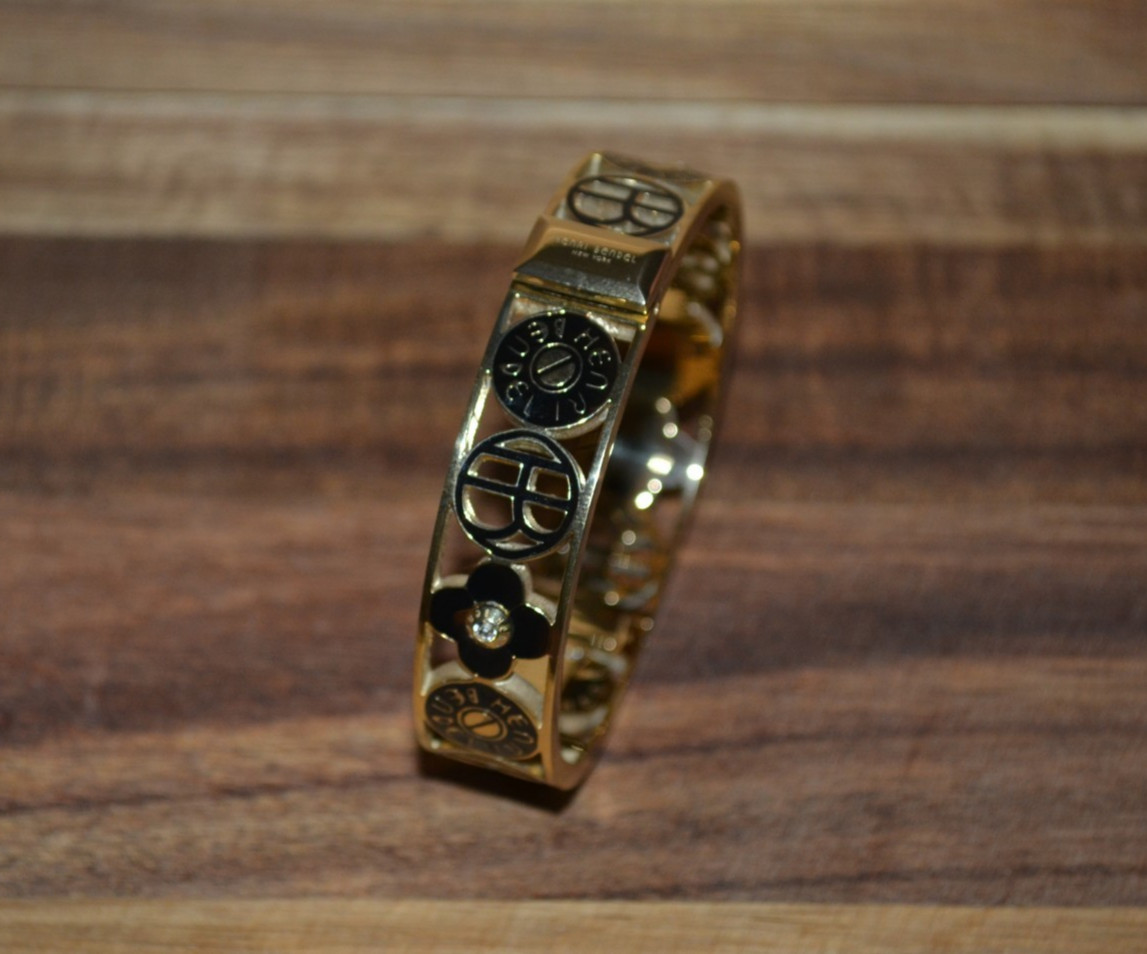 HENRI BENDEL CUTOUT BANGLE