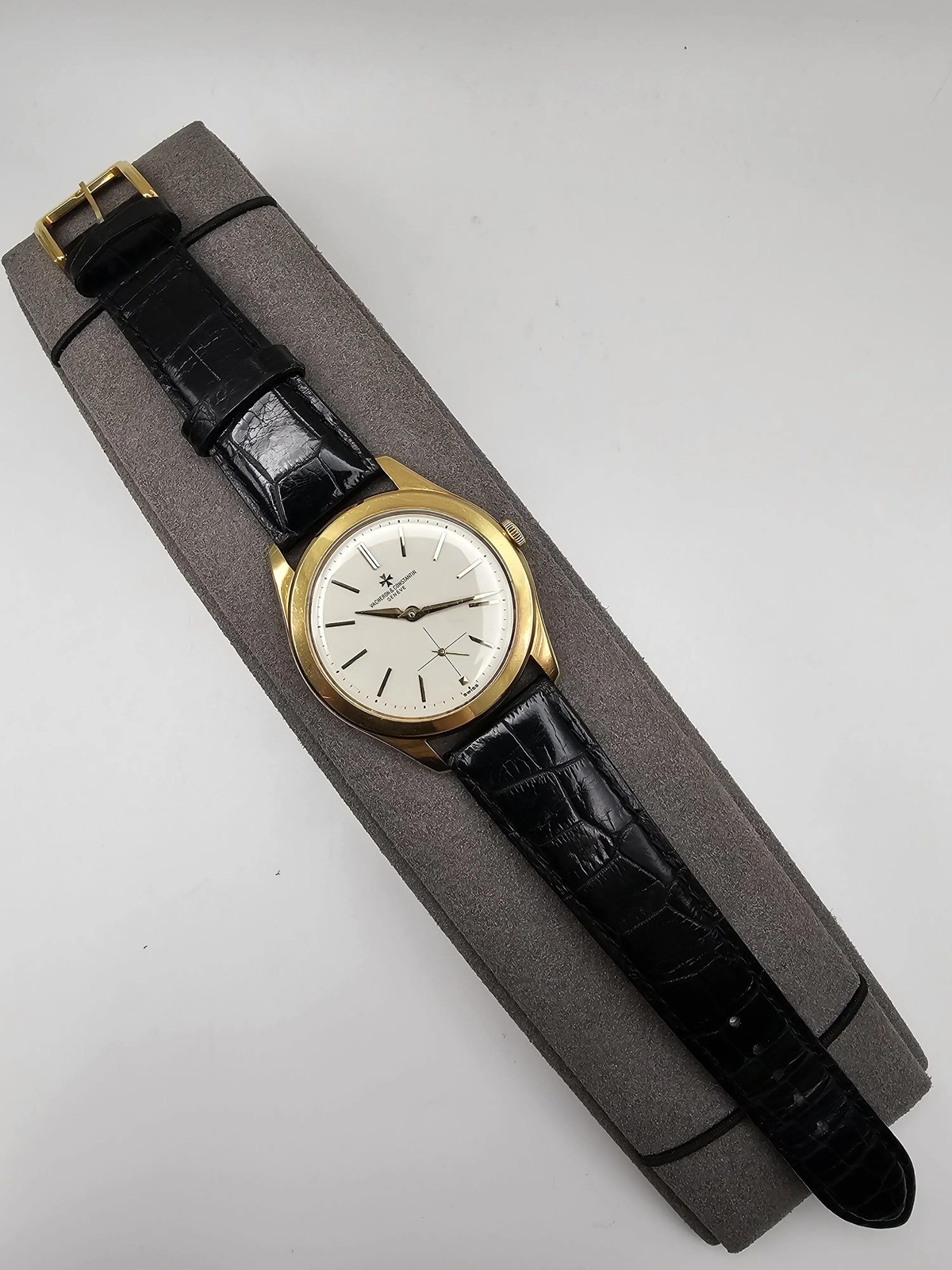 Vacheron Constantin 4600 18k Yellow Gold Silver Dial 36mm Vintage Watch
