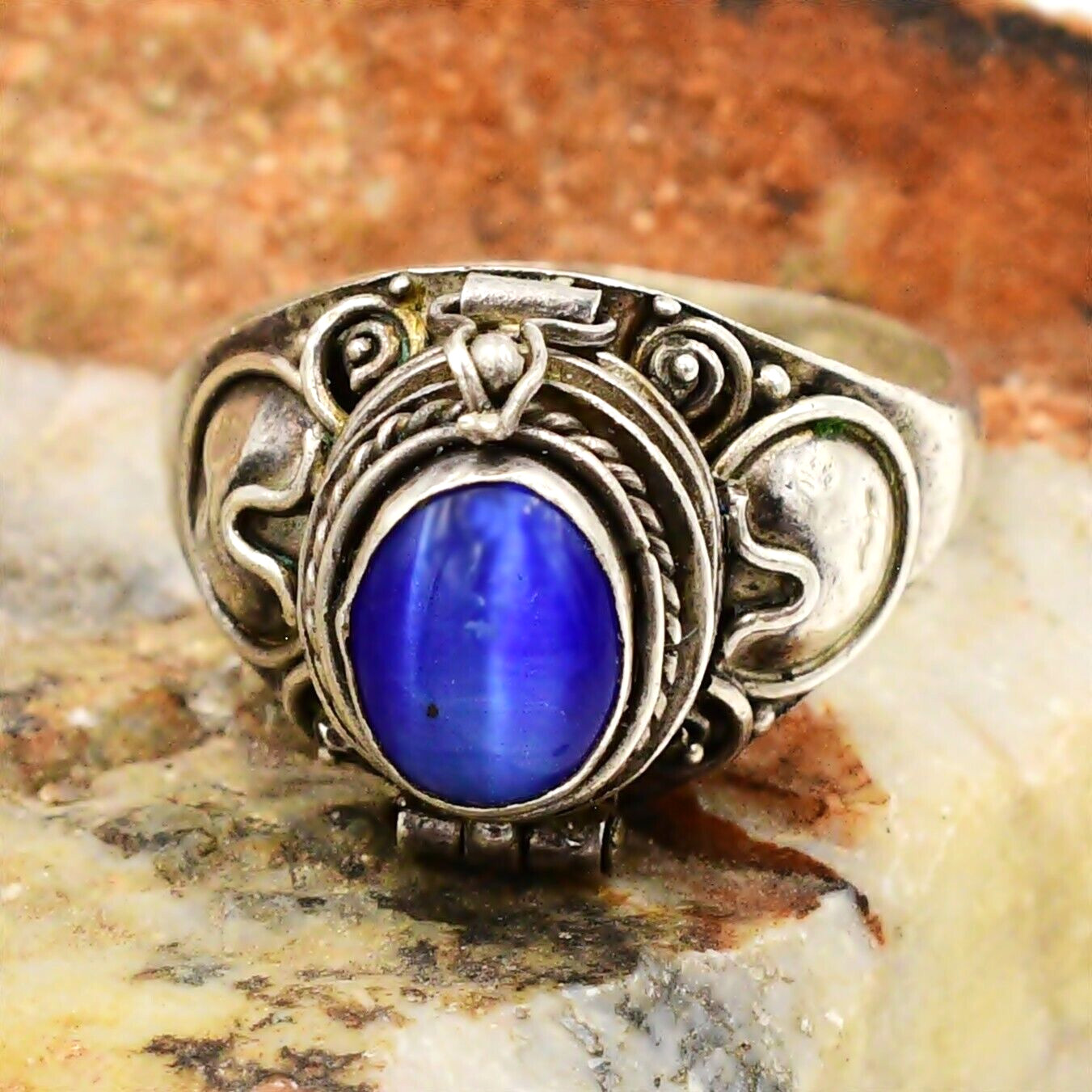 Sterling Silver 925 Cats/Hawks Eye Ornate Poison Ring Size 7.25