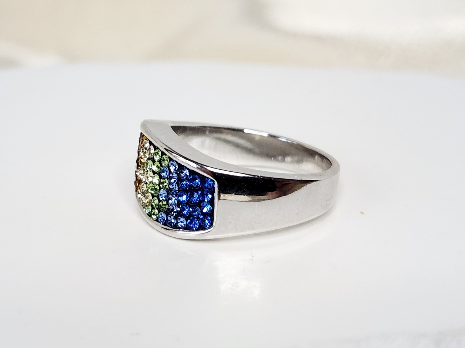 ATI BR CH Rainbow Crystal Silver Tone Wide Band Ladies Ring – Sz 6.75