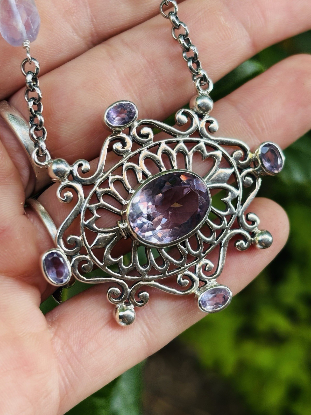 Doung Paulus India massive silver necklace with amethysts 26.45 grams