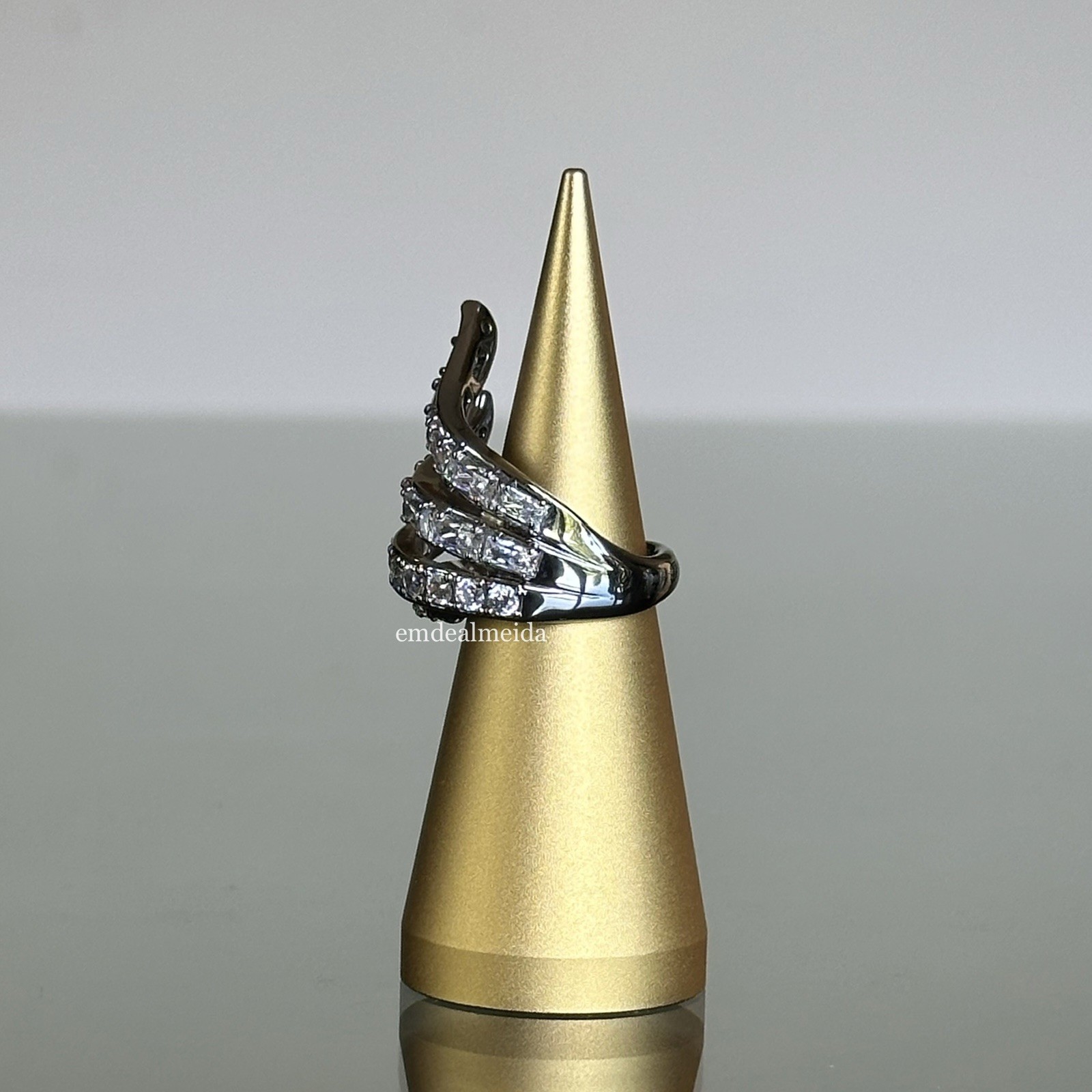 Swarovski Crystal Vienna Collection Swan Ring Ruthenium Plated 55 (US 7) 5709285