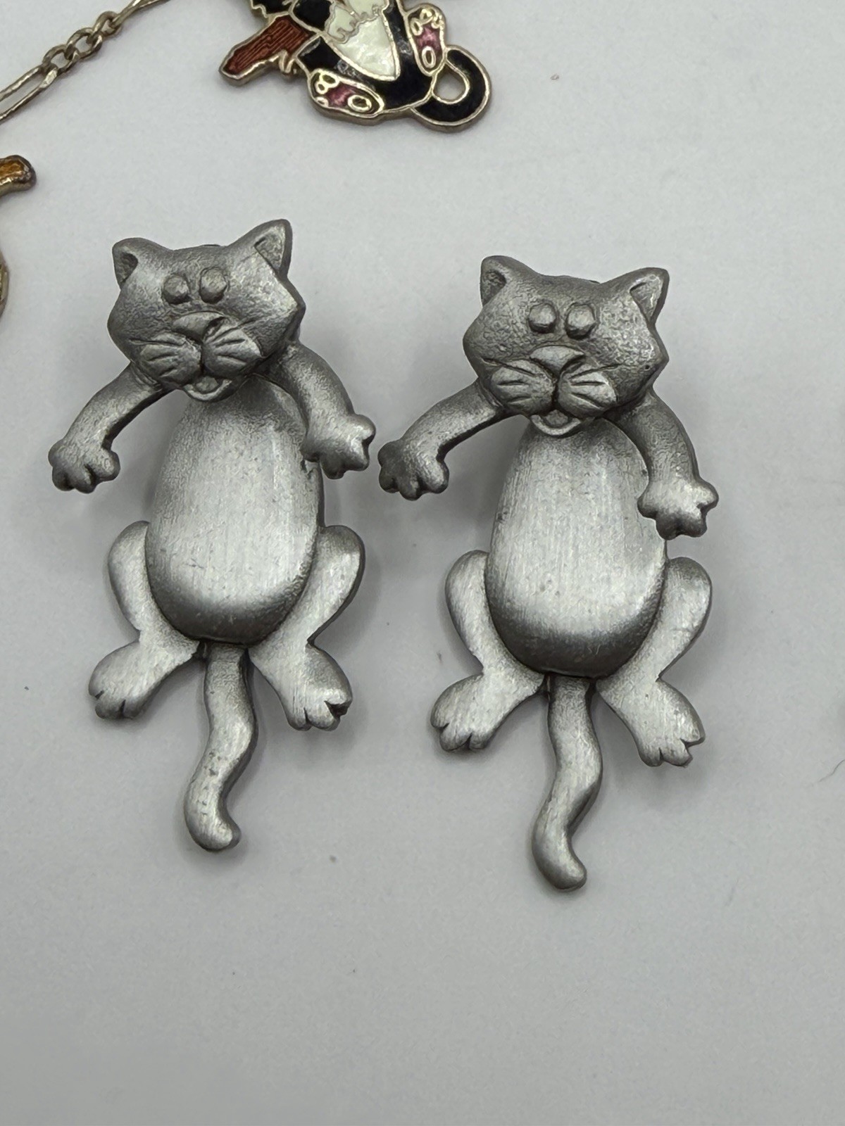 Lot of 4 Pieces Vintage Cat Kitten Themed Jewelry Earrings- Brooch- JJ- Bracelet