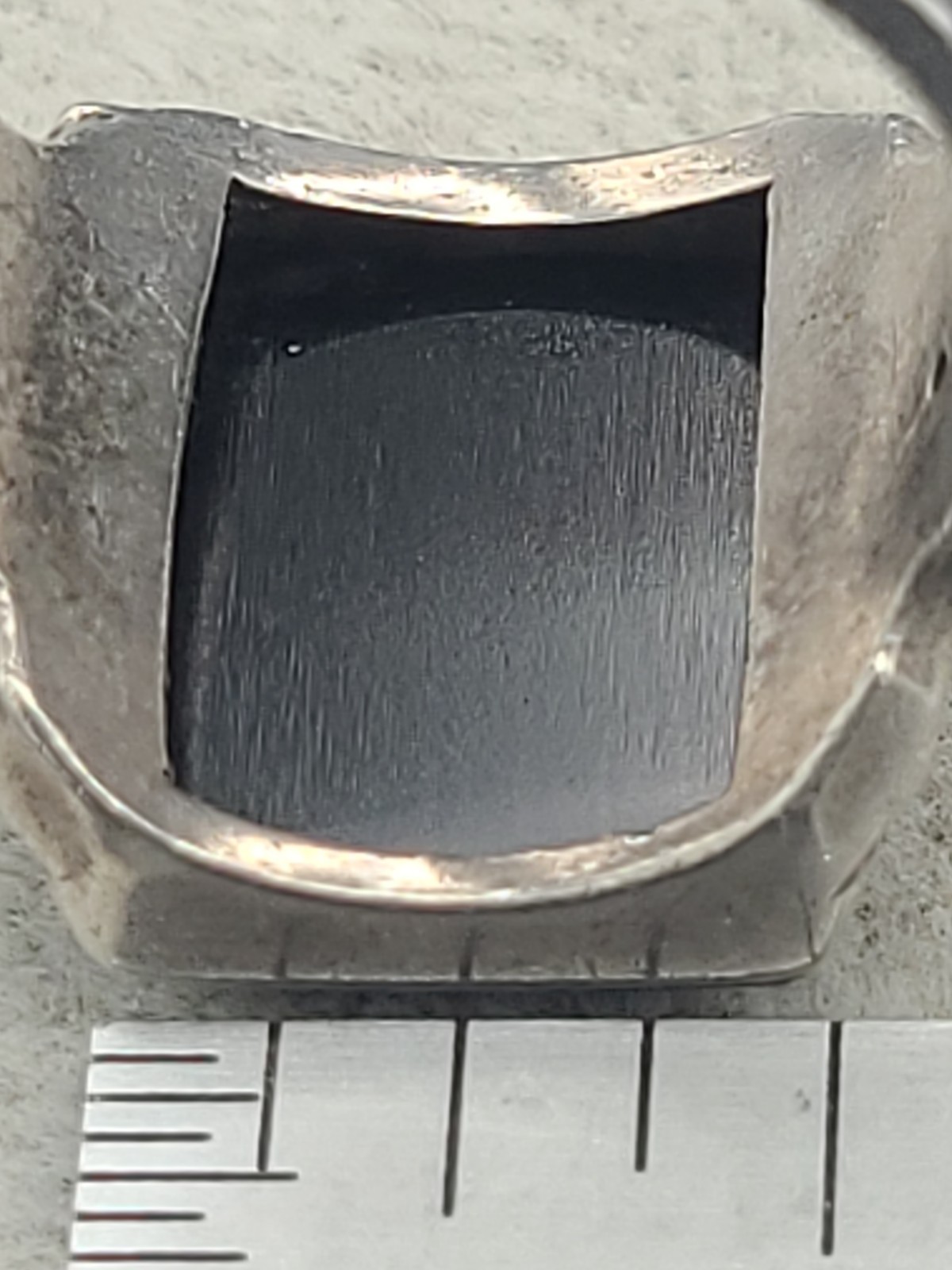 Vintage 9.5 Grams BLACK ONYX RING set in STERLING SILVER Size 7
