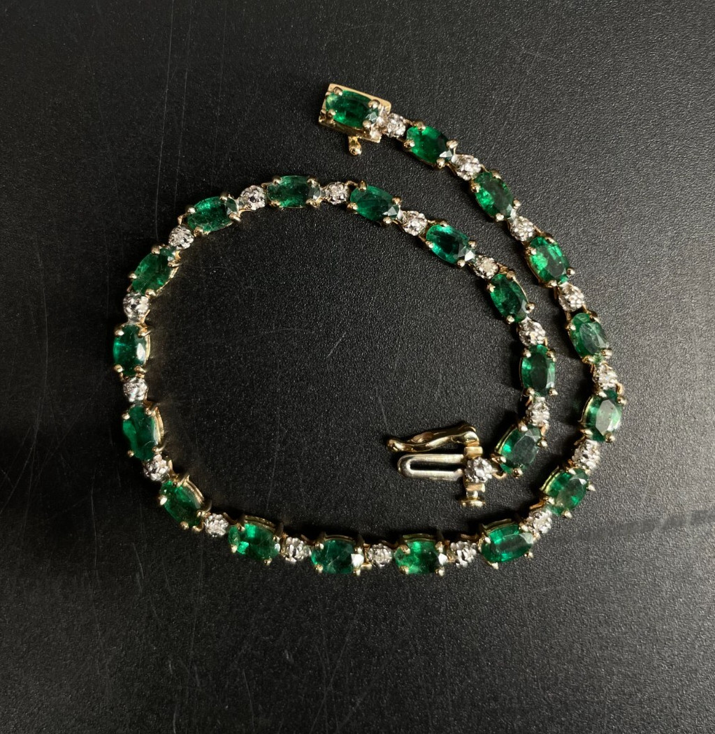 14KT Yellow Gold Emerald and Diamond Bracelet – Approx 7″ – 7.69g