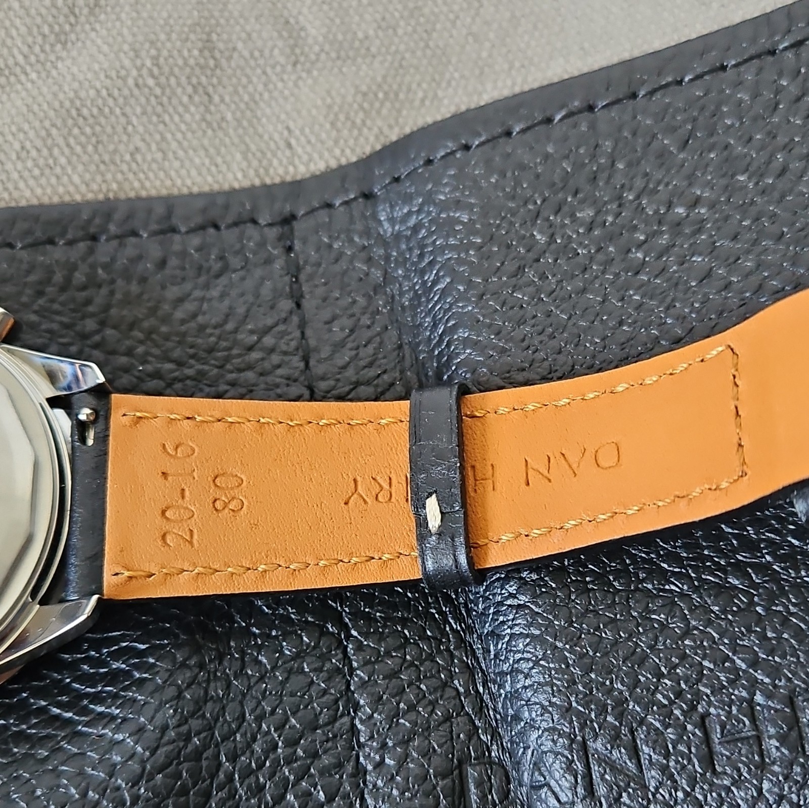 Dan Henry 1962 Quartz Chronograph Tachymeter Gray Dial Leather Straps 39mm Box