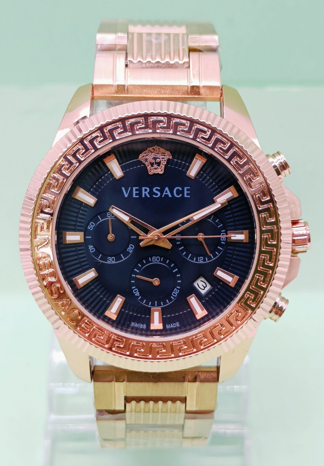 Amazing Versace Date Indicator Chronograph Analog Quartz Men’s Wrist Watch