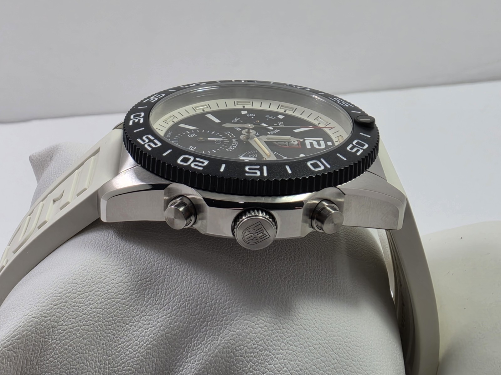 Luminox Pacific Diver Chronograph SWISS Quartz White Strap Men’s Watch XS.3141