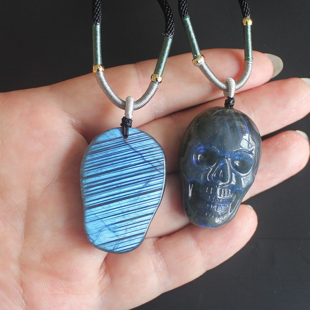 Natural crystal gemstone labradorite skull Necklace pendant with rope chain