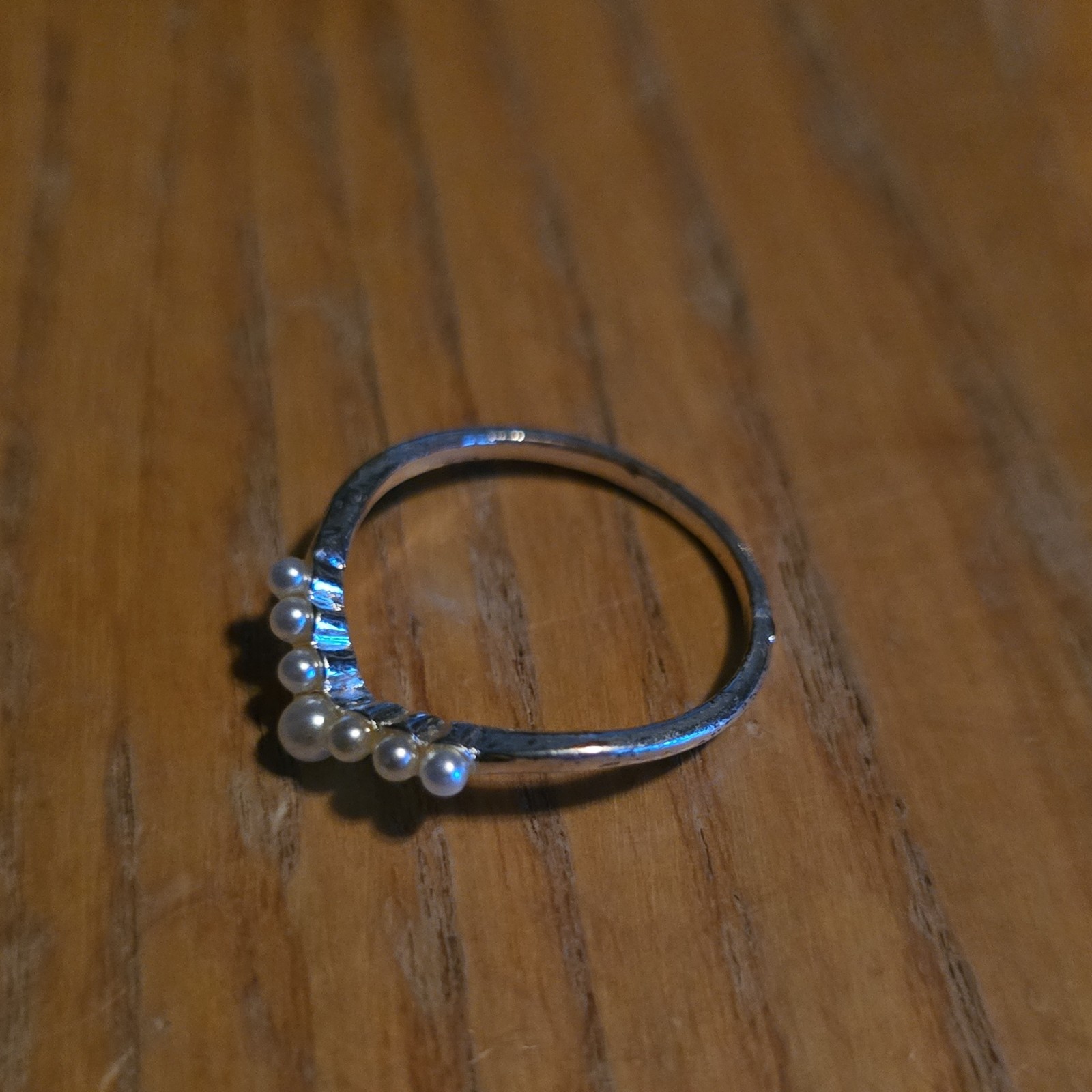 Silver Tone Metal Band Ring White Round Pearl Cluster Size 8.75