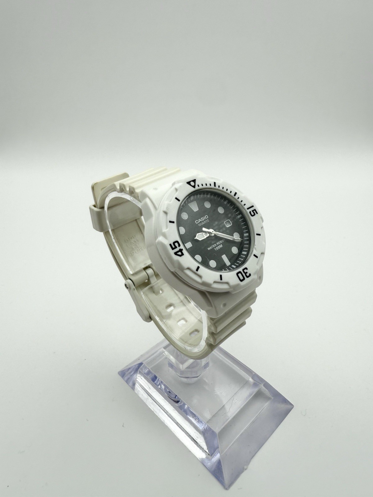 Casio LRW-200H Quartz 100M Diver Watch Date Black Dial White Resin Strap