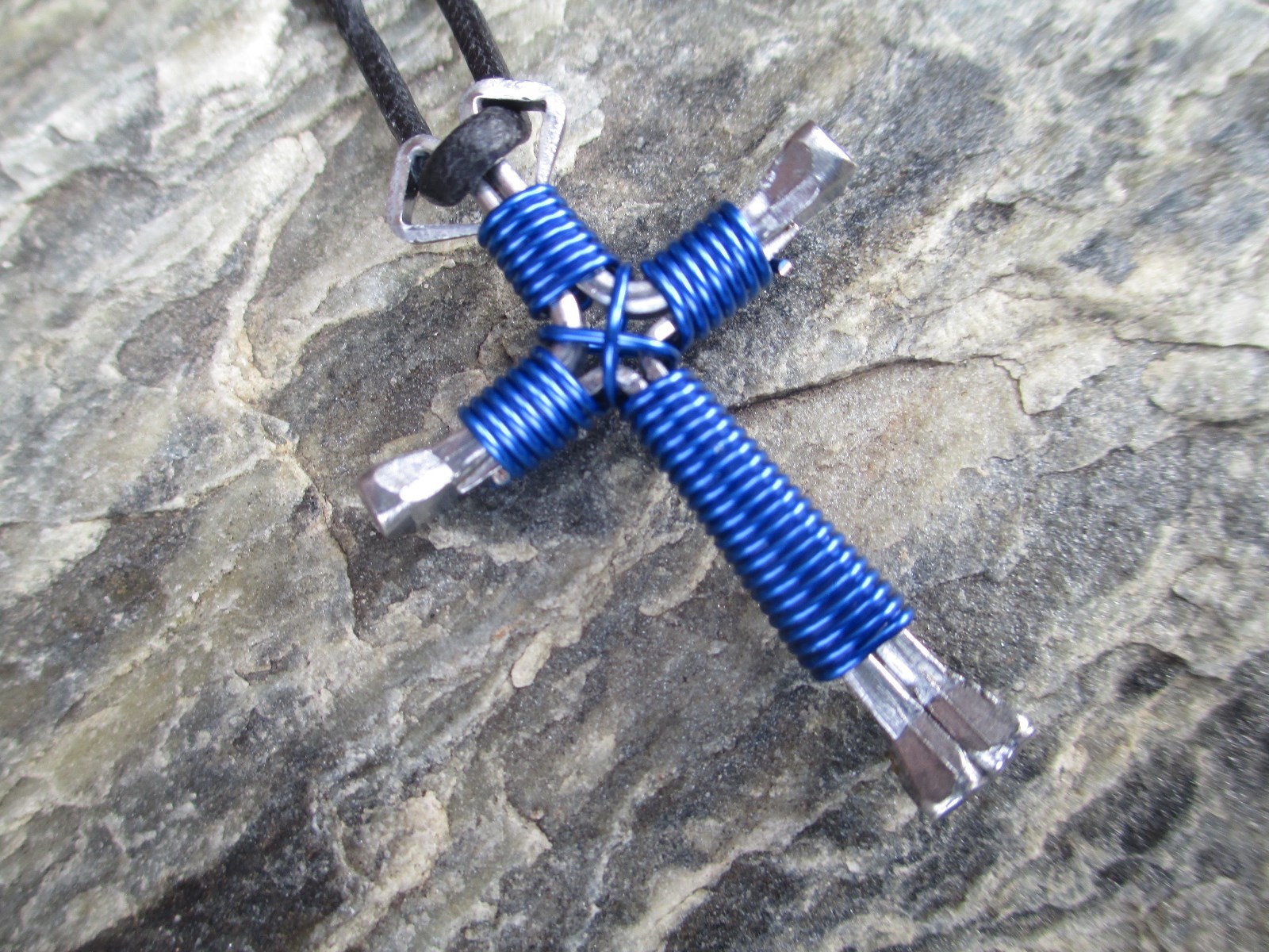 NECKLACES HORSESHOE NAIL GREAT GIFTS FOR ALL OCCASIONS ADJUSTABLE CORD