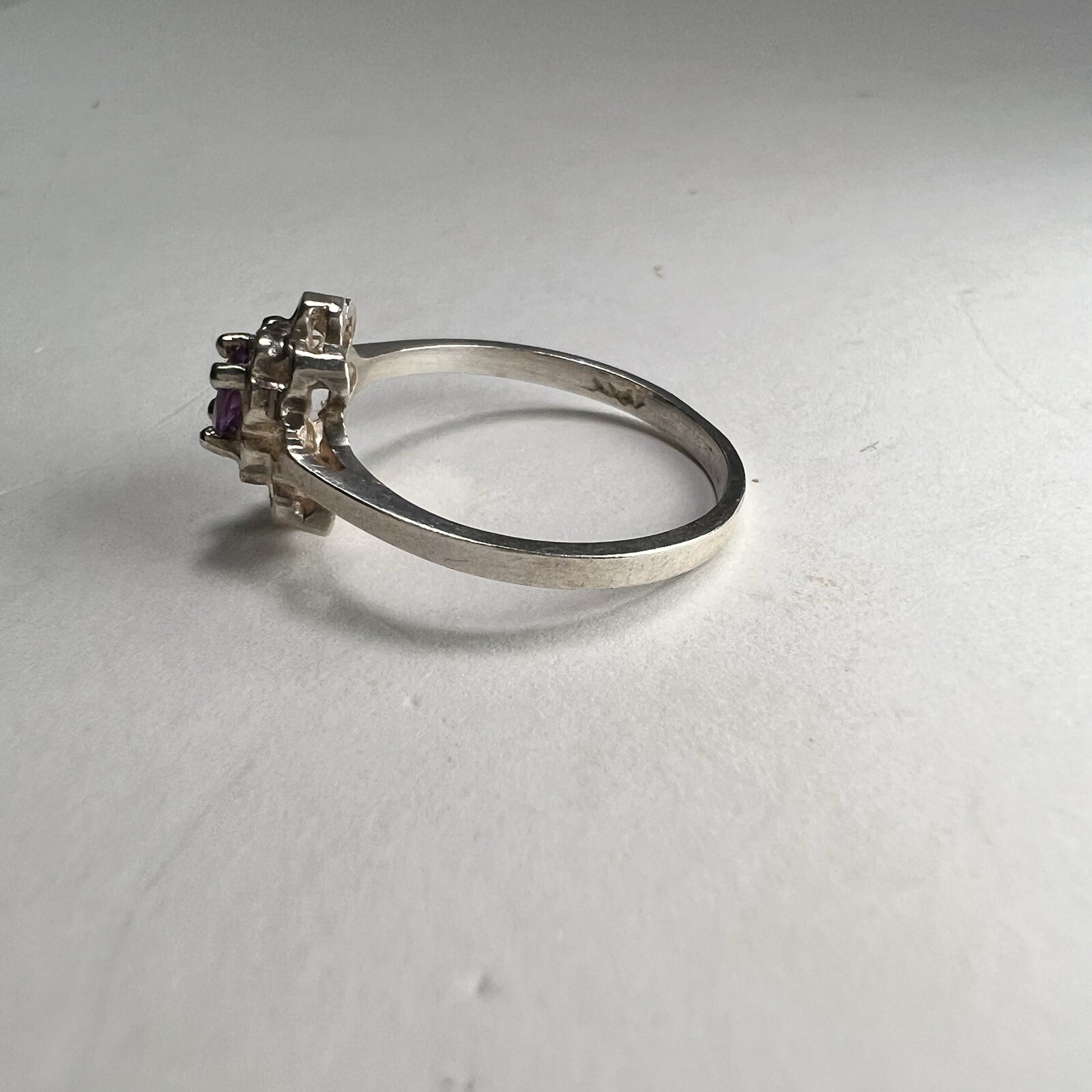 Vintage 925 Sterling Silver Genuine Amethyst Floral Ring 1.95g Sz8
