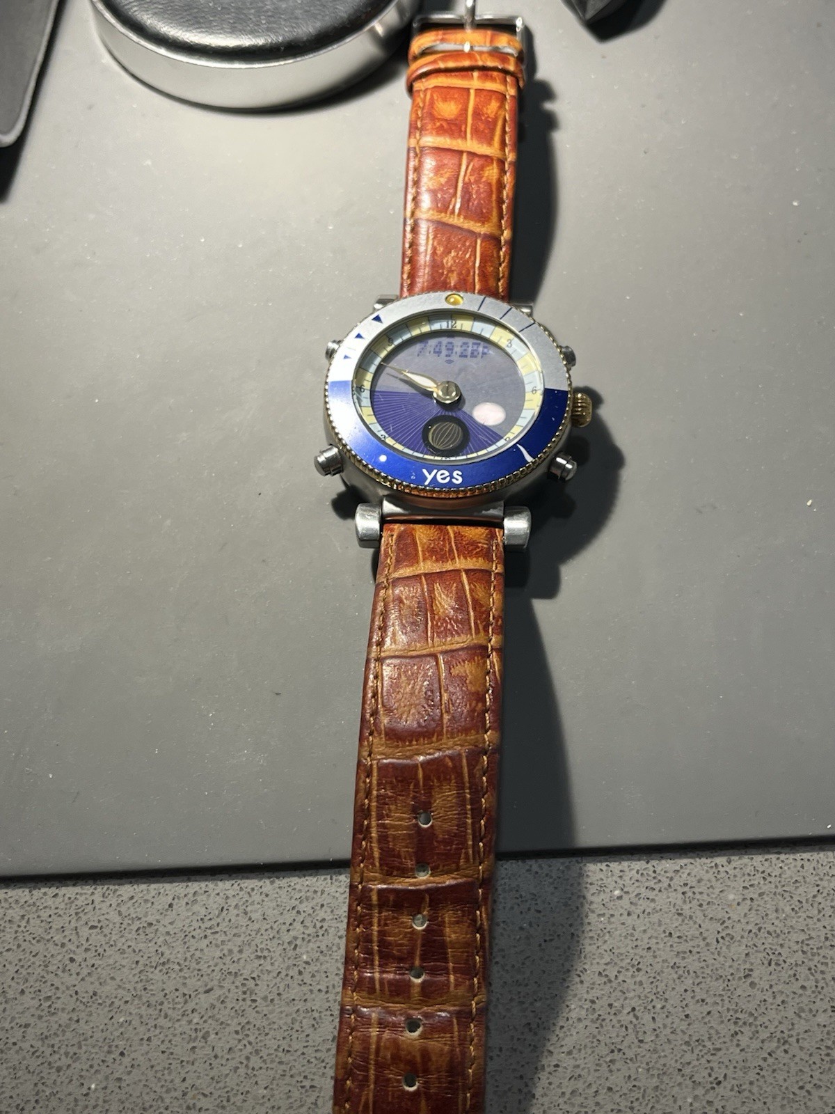 Yes World Quartz Analog/Digital LCD Watch Blue/Purple Dial Brown Leather