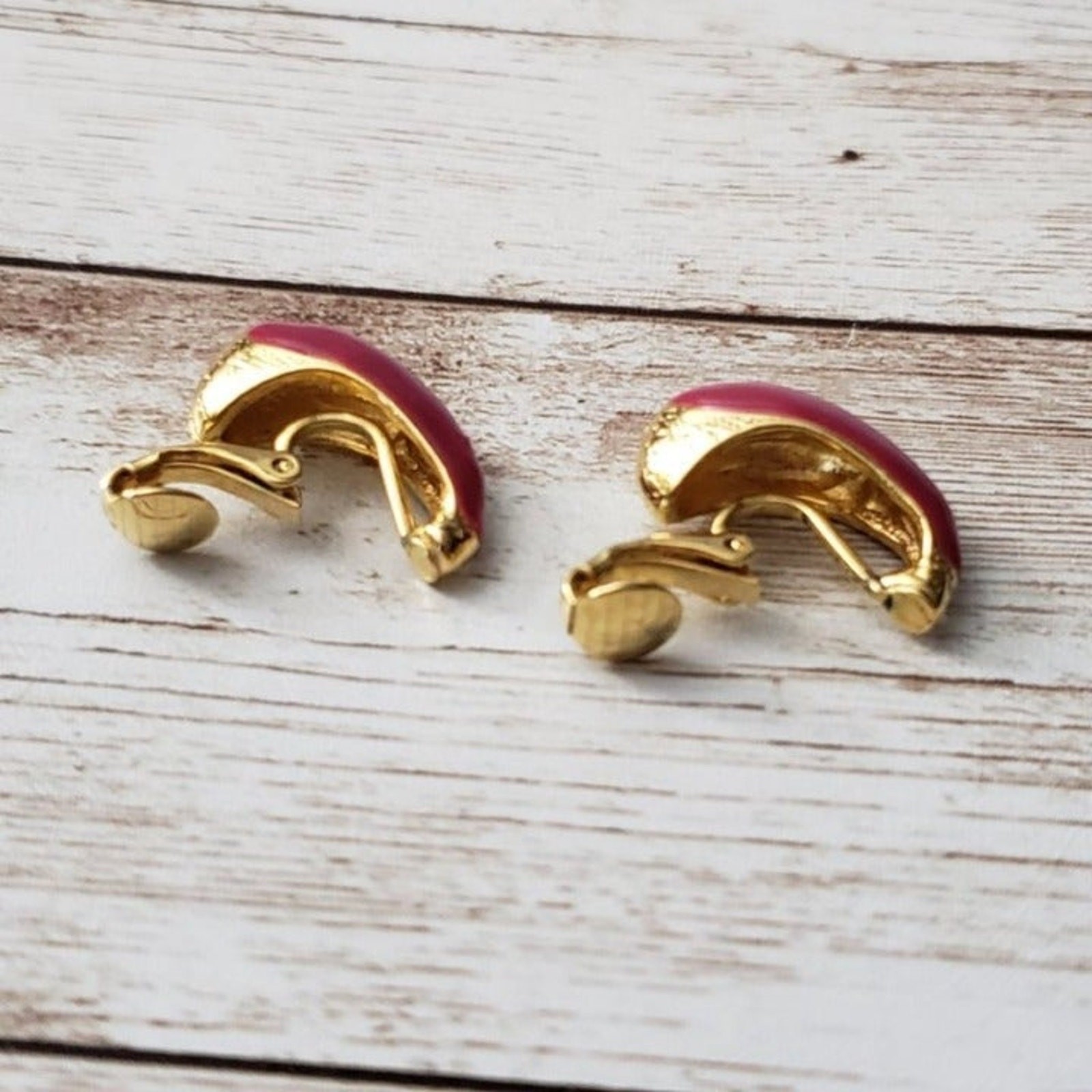 Vintage Clip On Earrings – Dark Pink & Gold Tone Unusual Shape