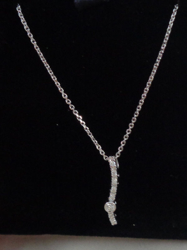 14KT WG DIAMOND PENDANT & 16″ WG CHAIN 8 DIAMONDS ON THE 1″ BAR