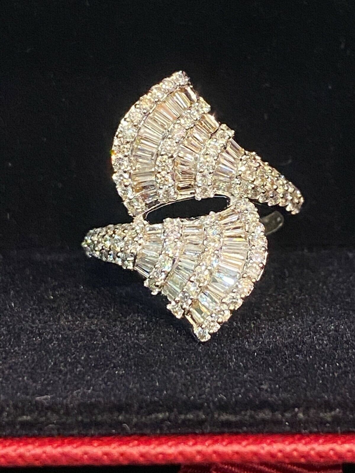 Pave 1.67 Cts Round Baguette Cut Diamonds Engagement Ring In 585 Solid 14K Gold