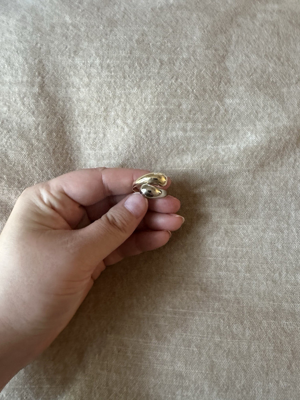 1 Week Melt Sale – Vintage 14K Two Tone YG And WG Yin Yang Ring, Sizeable 9.5