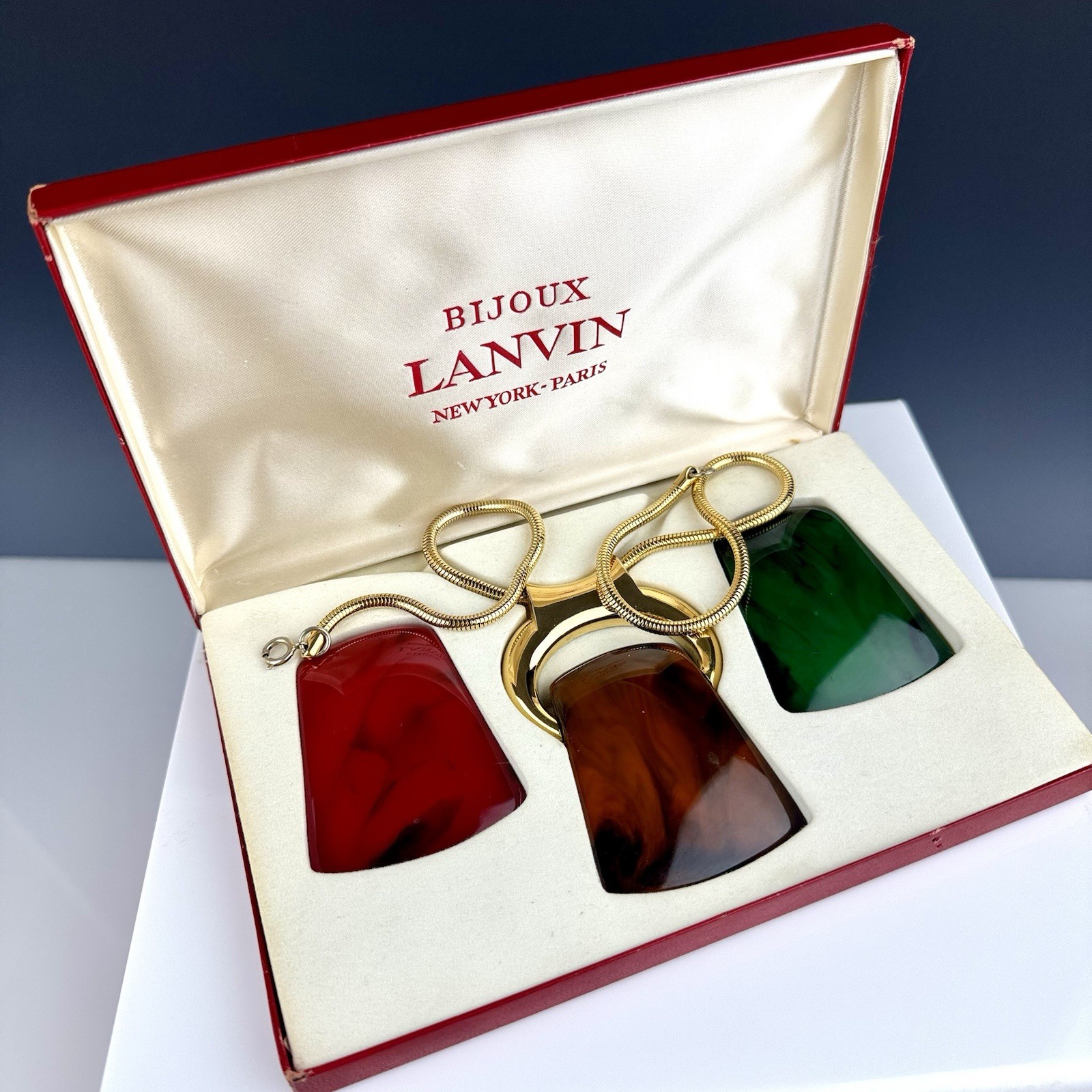 1970’s LANVIN Bijoux Paris “KEIRA” Interchangeable Lucite Pendant Necklace Set