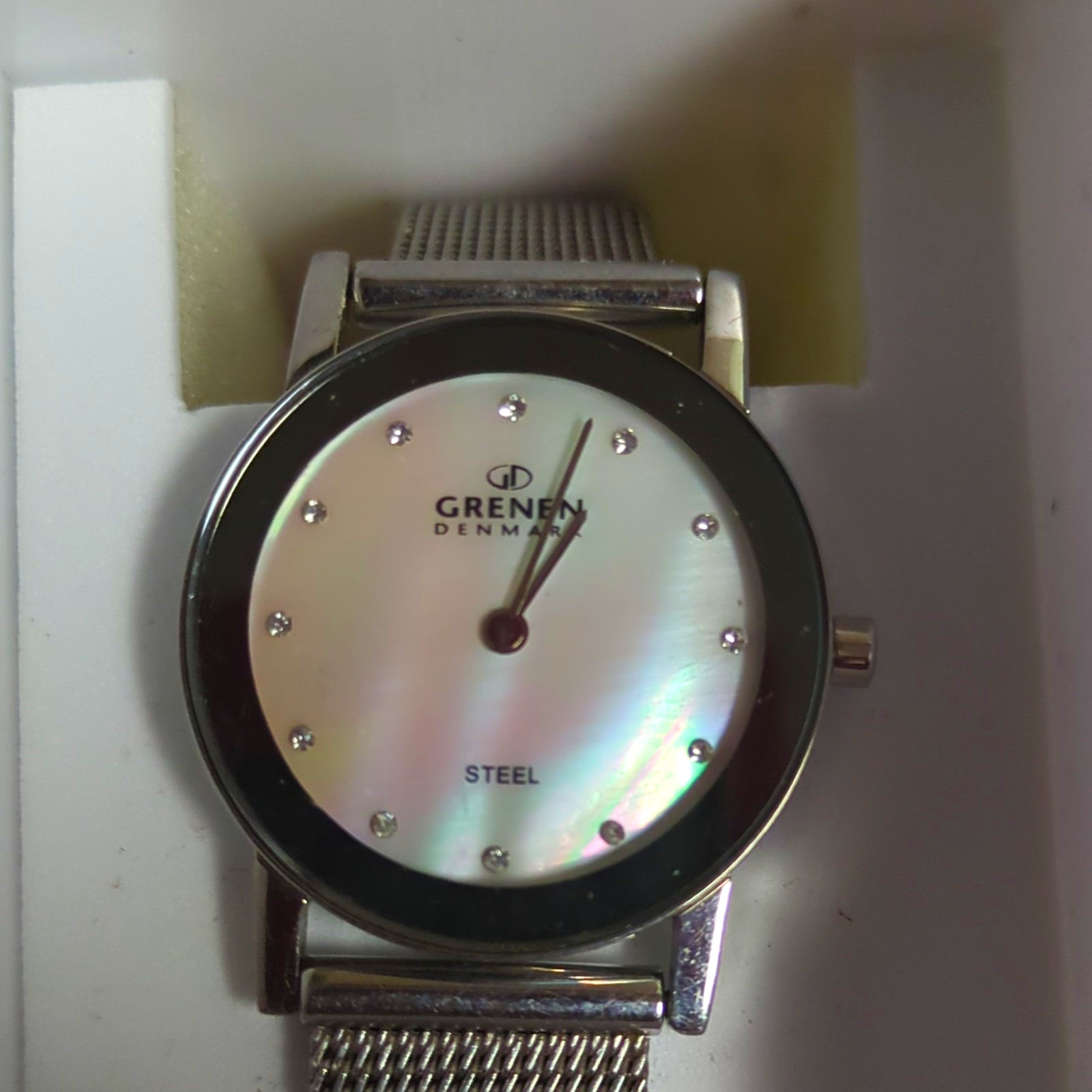 Grenen Women’s Quartz Analog Mother of Pearl Dial Silver Mesh Band Watch w/Box