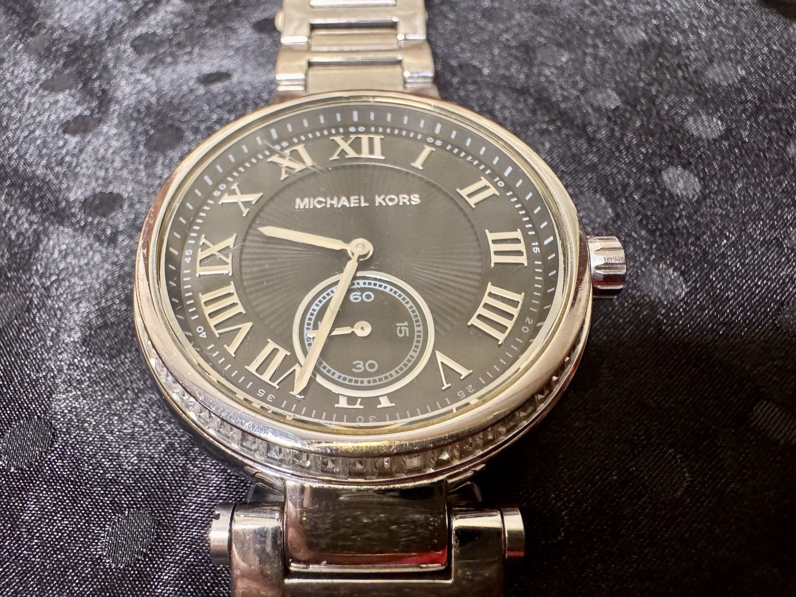 Michael Kors MK6053 Women’s Silver Watch Black Dial Crystal Bezel Needs Battery