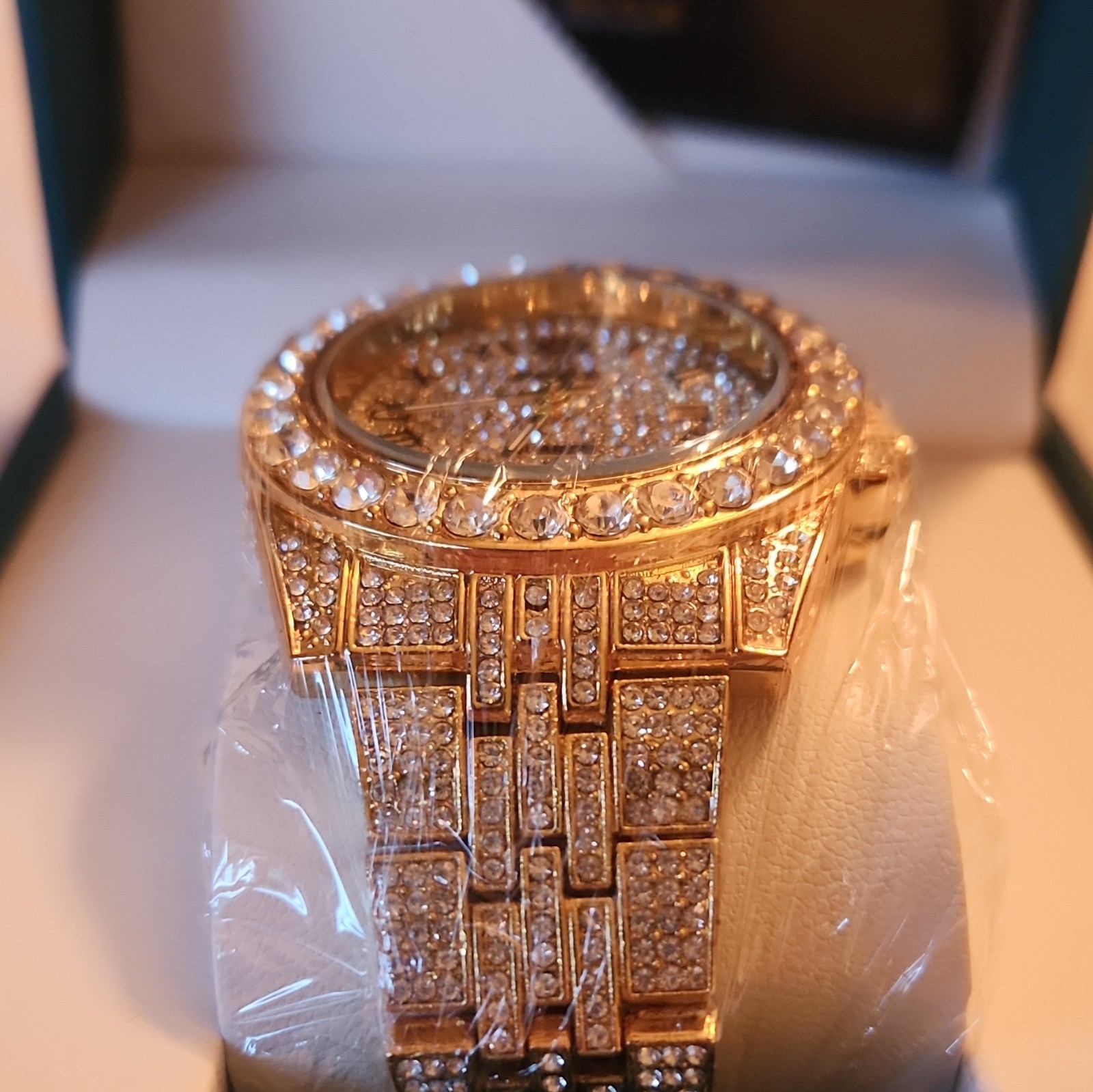 BIBI Luxury Quartz Analog Gold Tone Roman Dial Date Gem Bezel Bracelet Box