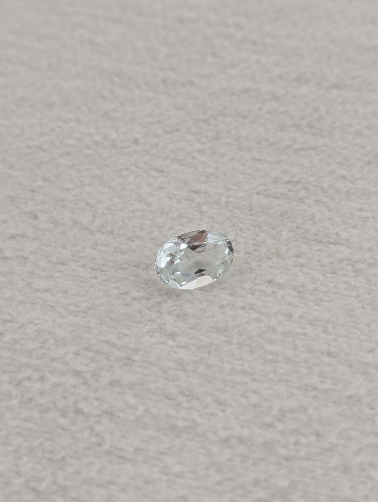 Aquamarine Clear Faceted Gemstone 2.3 carat (0.47g) 10.3 x 7.0 x 5.0 mm