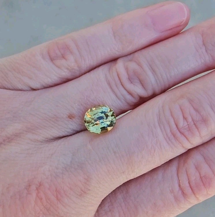 AIG CERTIFIED 3.59ct 100%Natural Earth-Mined NO-HEAT!! Yellow CHRYSOBERYL Oval