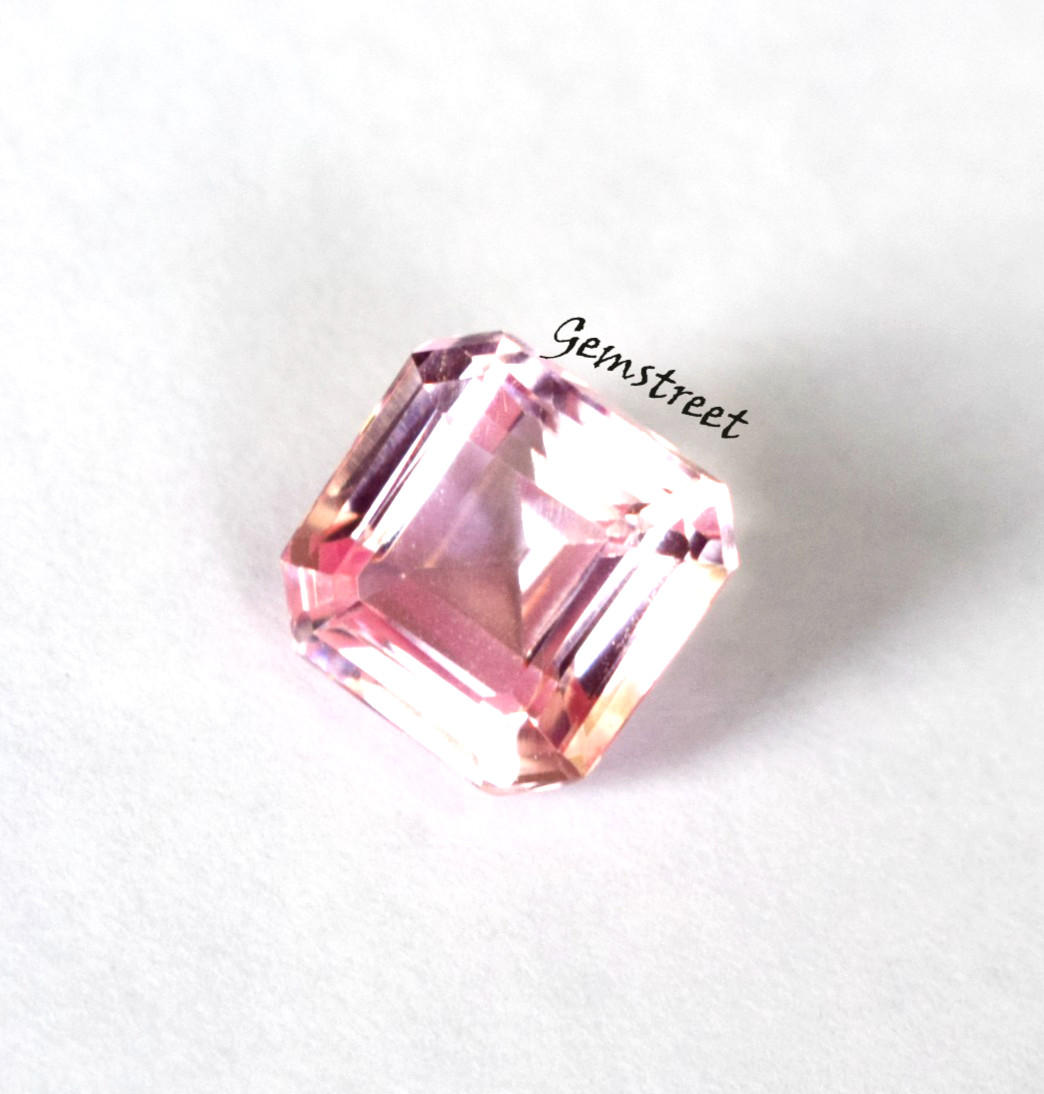 Natural 4.50 Ct Sri Lanka Peach Pink Padparadscha Sapphire Radiant Cut Certified
