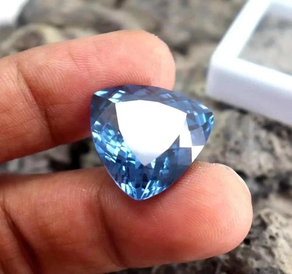10 CT Russian Natural Alexandrite Color Change Trillion Cut Certified Gemstone