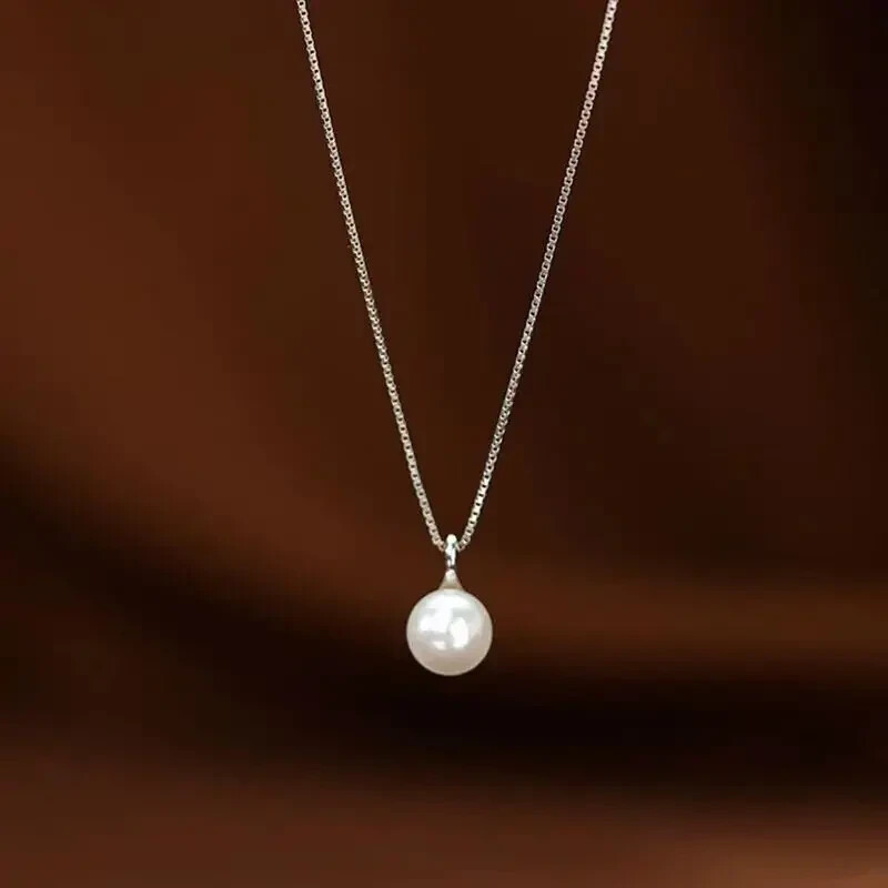 Elegant 18K Gold-Plated Zinc Alloy Necklace Sophisticated Imitation Pearl