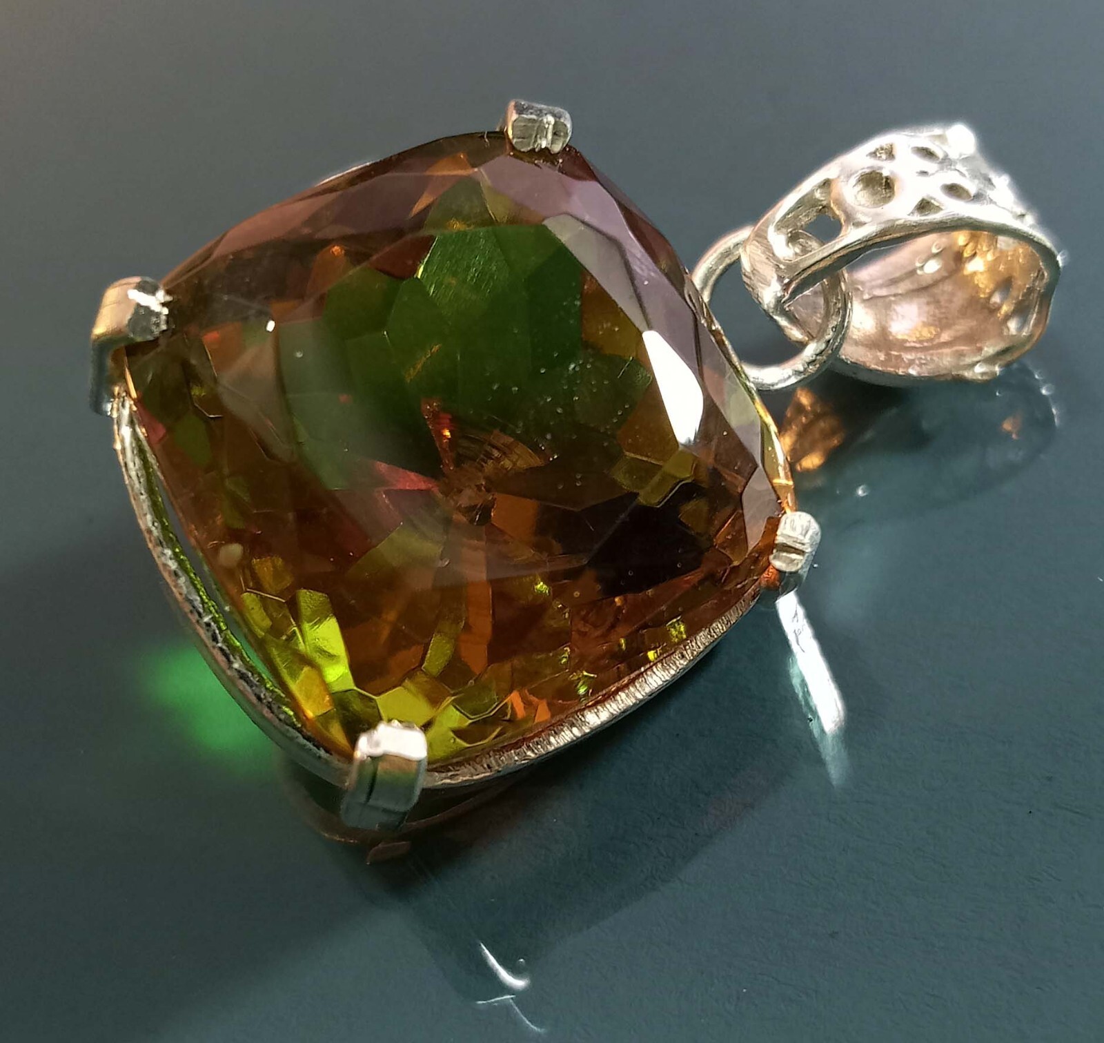 Cushion Cut 50.00 Ct Alexandrite Pendant Natural Loose Gemstone Locket Certified