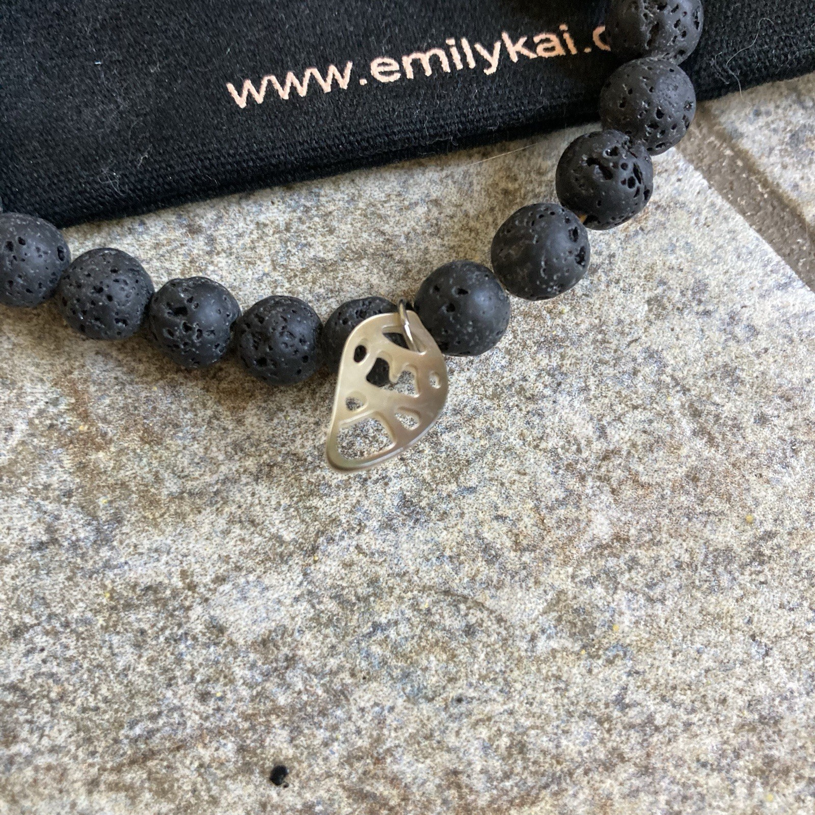 Emily Kai Lava Liv Nwot Orange Black Iridescent Beaded Stretch Bracelet