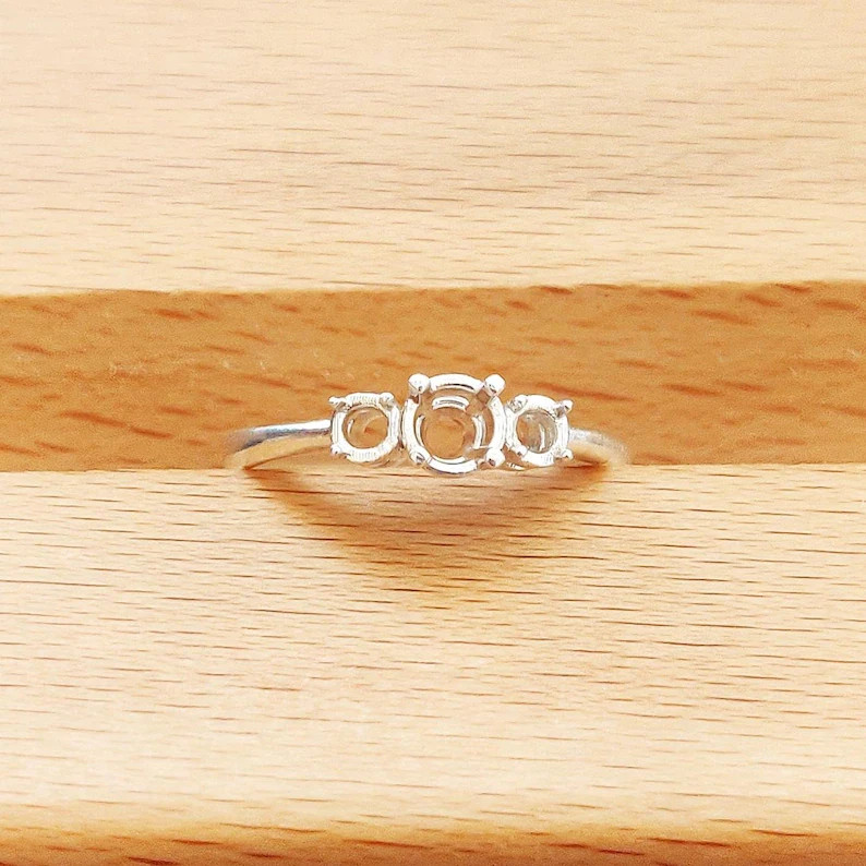 925 Sterling Silver 3-Stone Round Cut Gem Prong Setting Ring Adjustable Jewelry