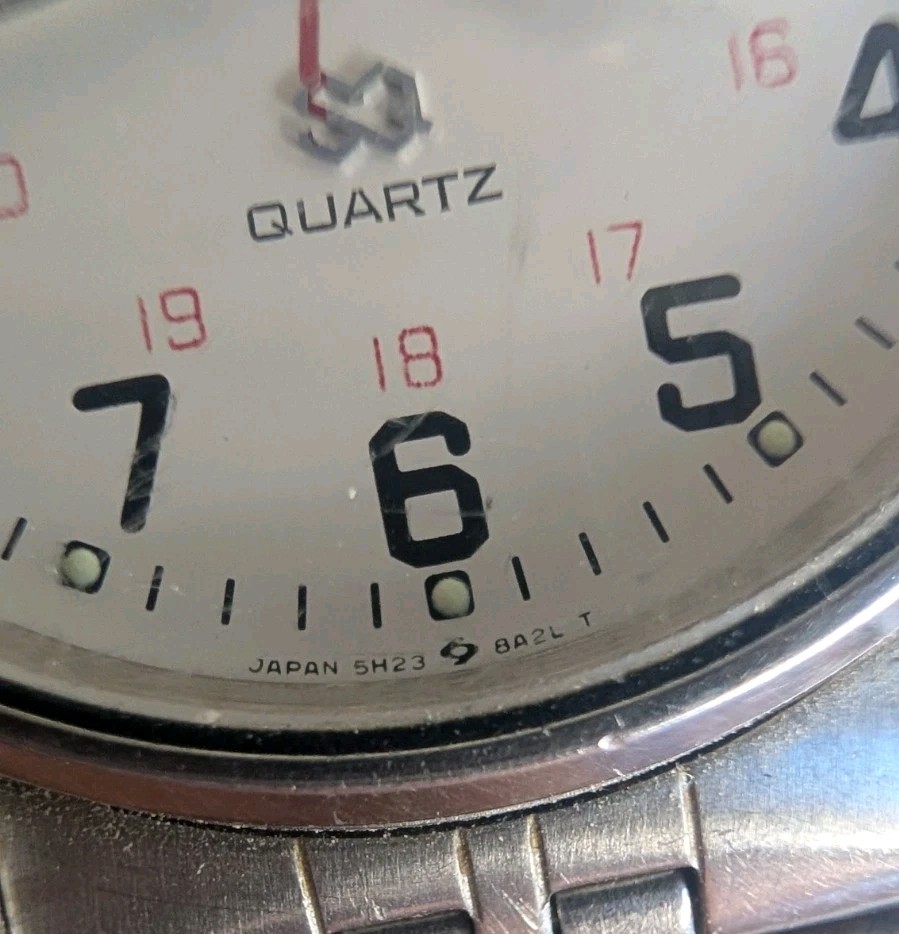 SEIKO 5H23-8A09 RAILROAD APPROVED QUARTZ STAINLESS STEEL WRIST WATCH C