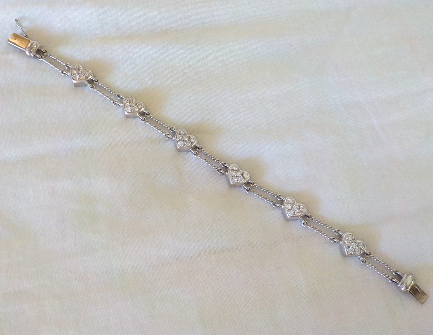 Quality 14K White Gold Heart Bar Diamond Bracelet – 16.6 gms, 6.7 in, 1.08 ctw
