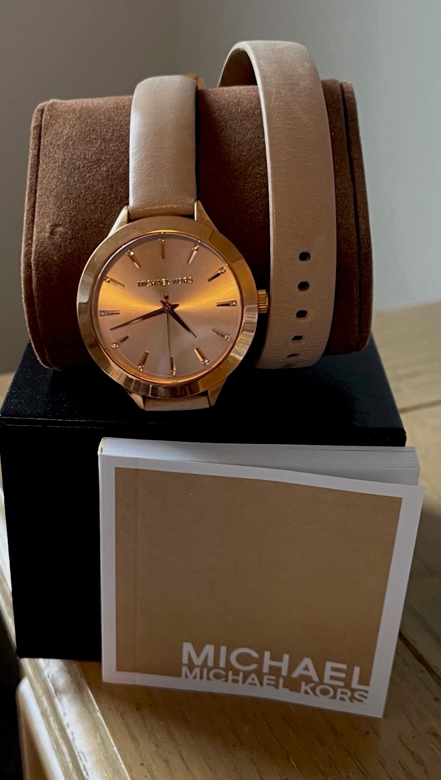Michael Kors Women’s Quartz Analog Rose Gold Tone Watch Beige Leather Strap Box