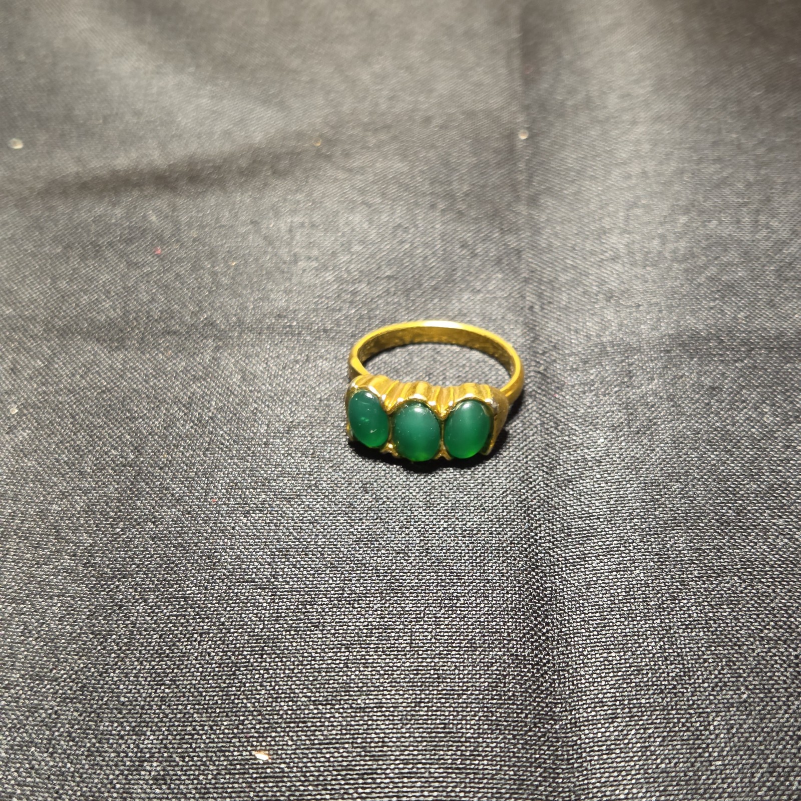 Beautiful Gold-tone Ring With Three Oval Green Stones And Elegant Vintage D