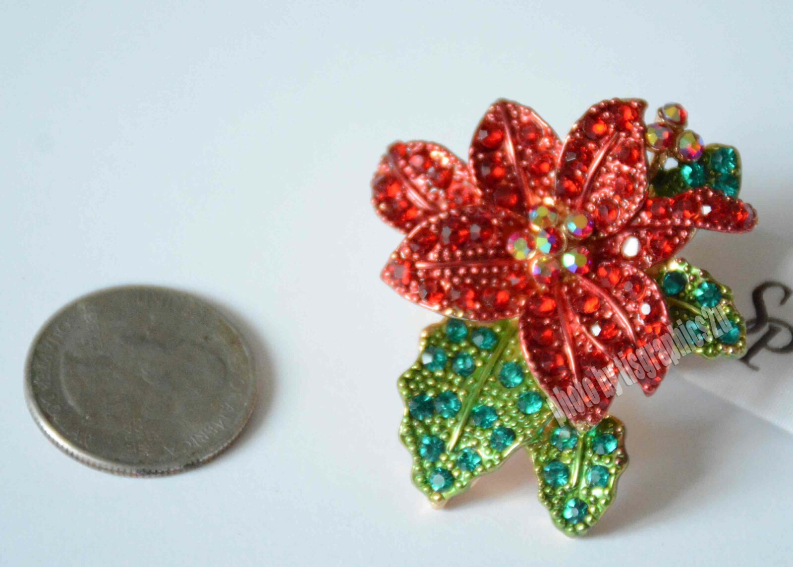 Red Poinsettia Ring / Red & Green Crystals / Gold-tone Stretch Band / Christmas