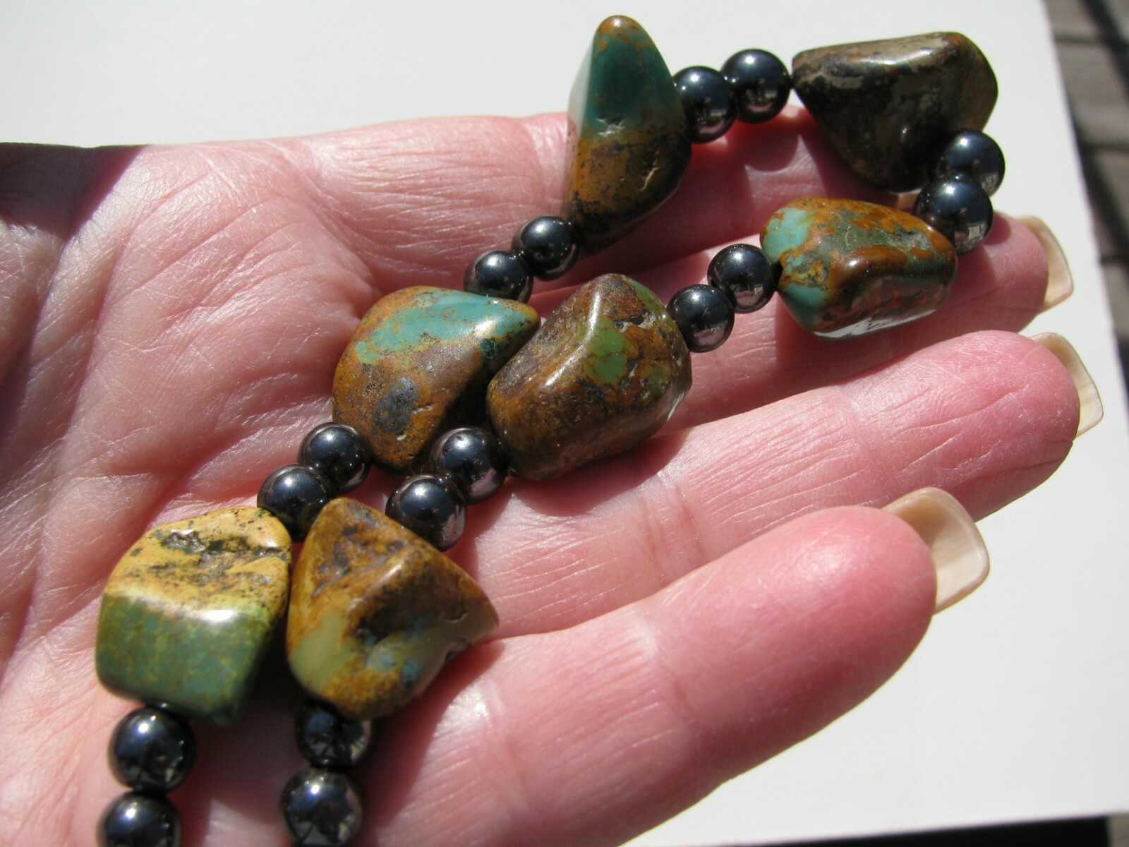 VTG. UNISEX RARE CHUNKY GREEN BLUE BROWN TURQUOISE 18MM. HEMATITE BEAD NECKLACE