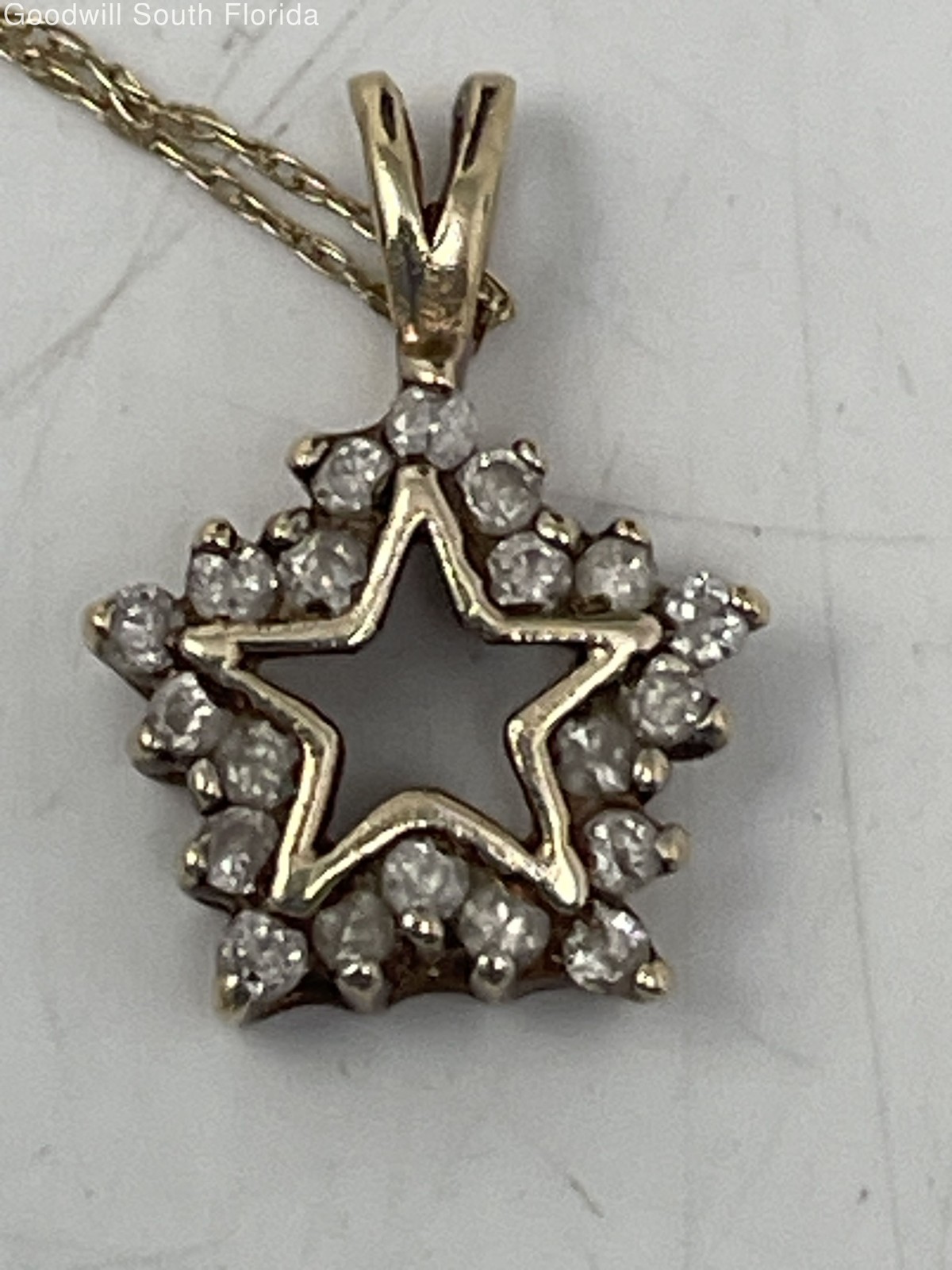 Gold 10K With Diamonds Chain-Pendant Women’s (Stamped 10K. Tested 10.00KT) 1.5gr