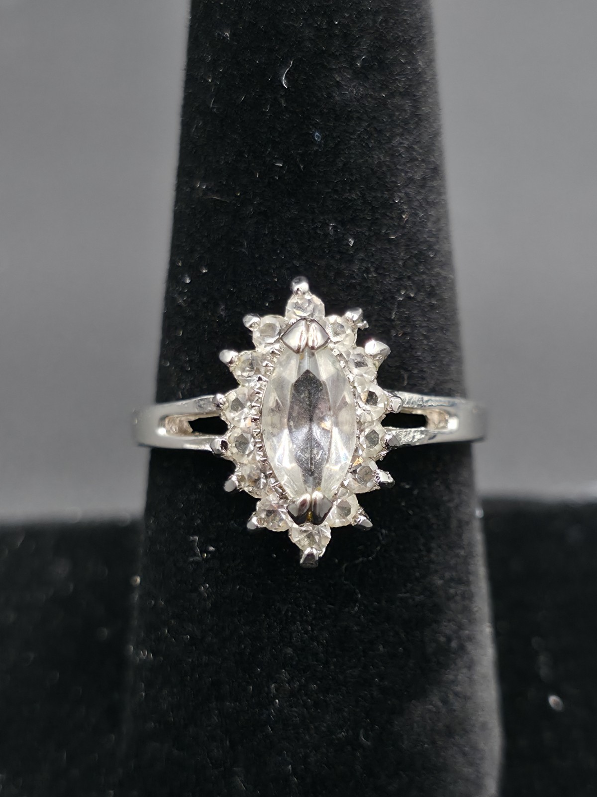 Vintage Silver Toned CZ Cocktail Starburst Ring – Size 8.5