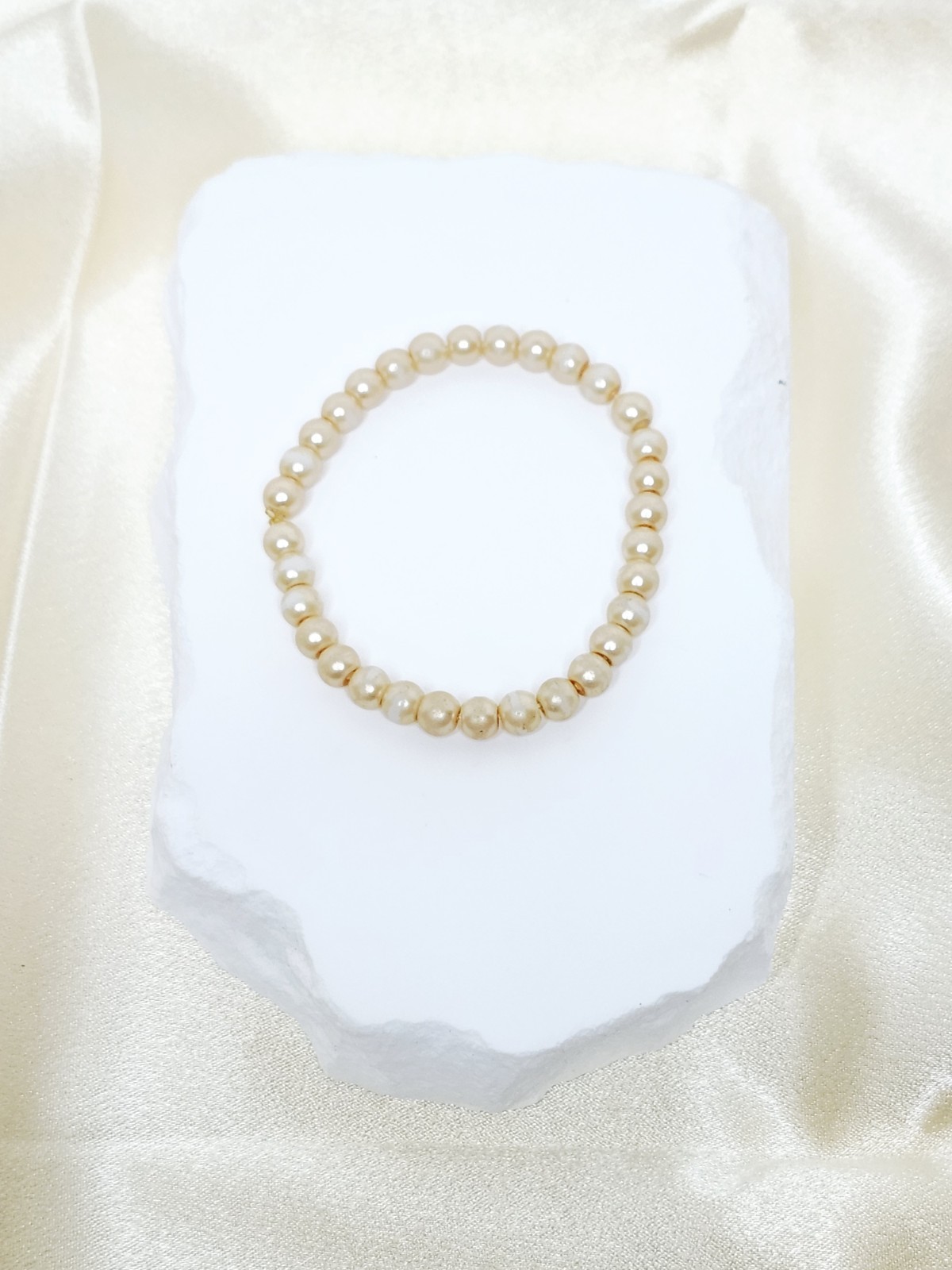 Vintage Beige Cream Faux Pearl Stretch Bracelet – 2.5 Inch Inside