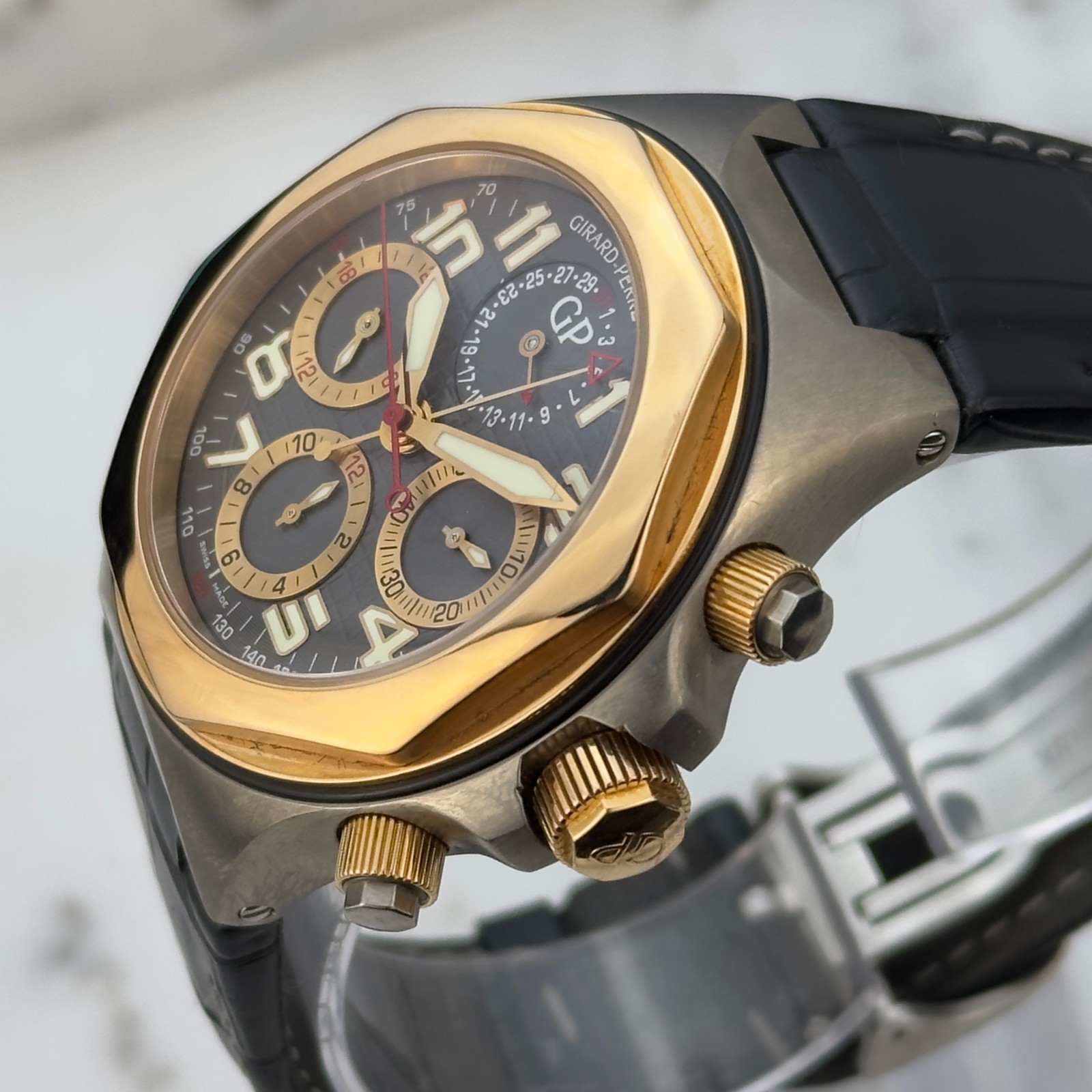 Girard-Perregaux Laureato EVO3 Chronograph 80180-26-212-FK6A Titanium Rose Gold