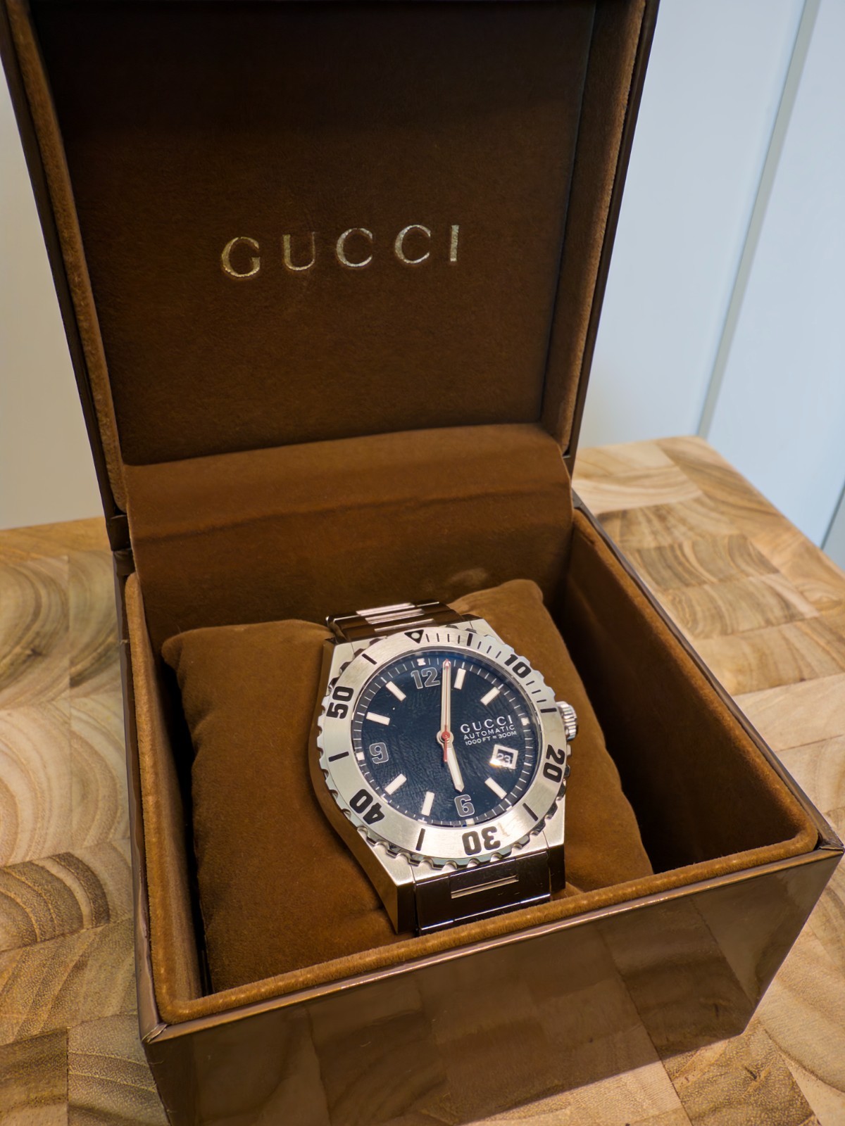 Gucci Pantheon Stainless Steel Mens Watch