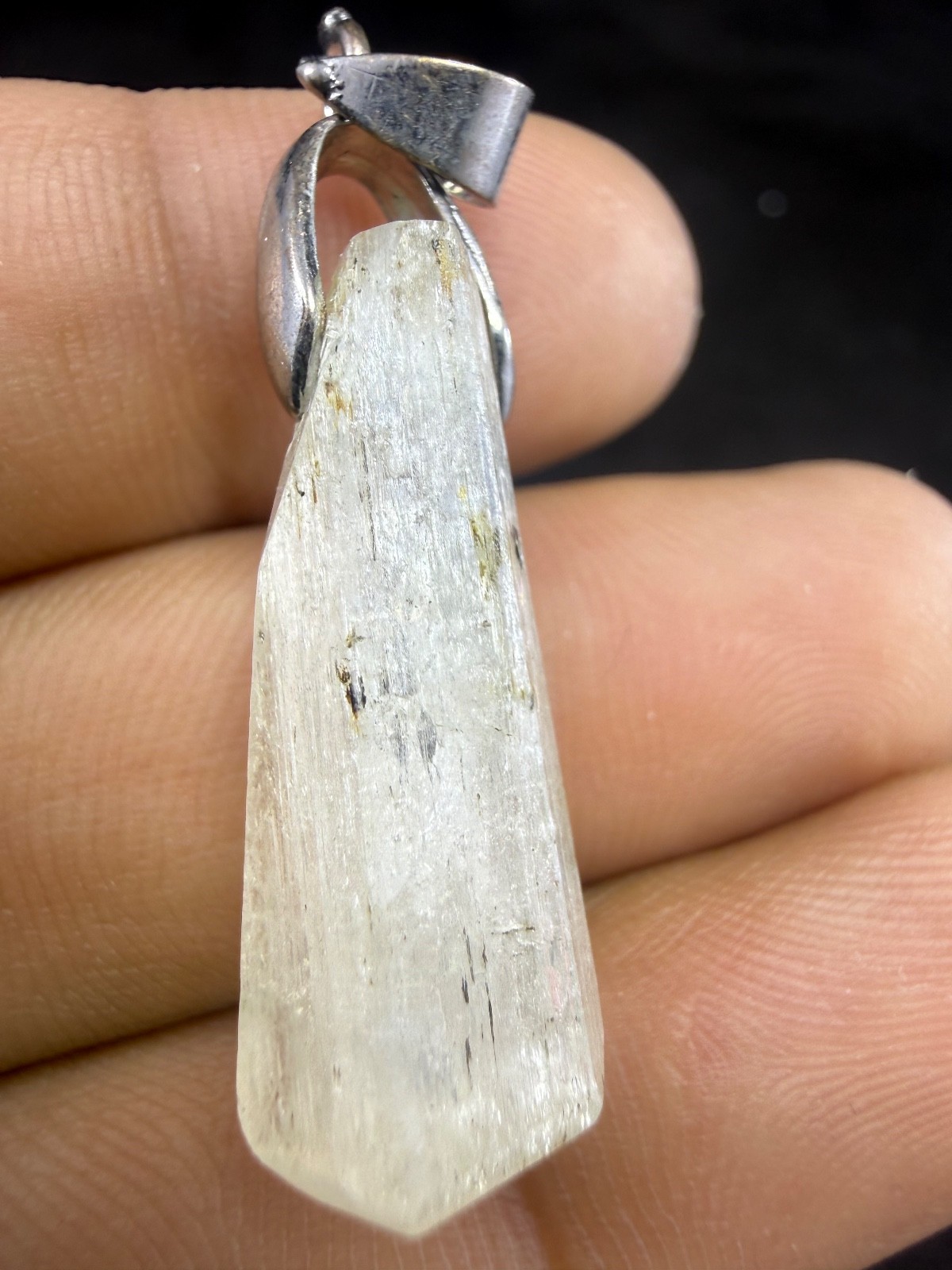 24pcs Natural Kunzite Crystal Point Pendants Bulk Lot Raw Spodumene Stick 114g