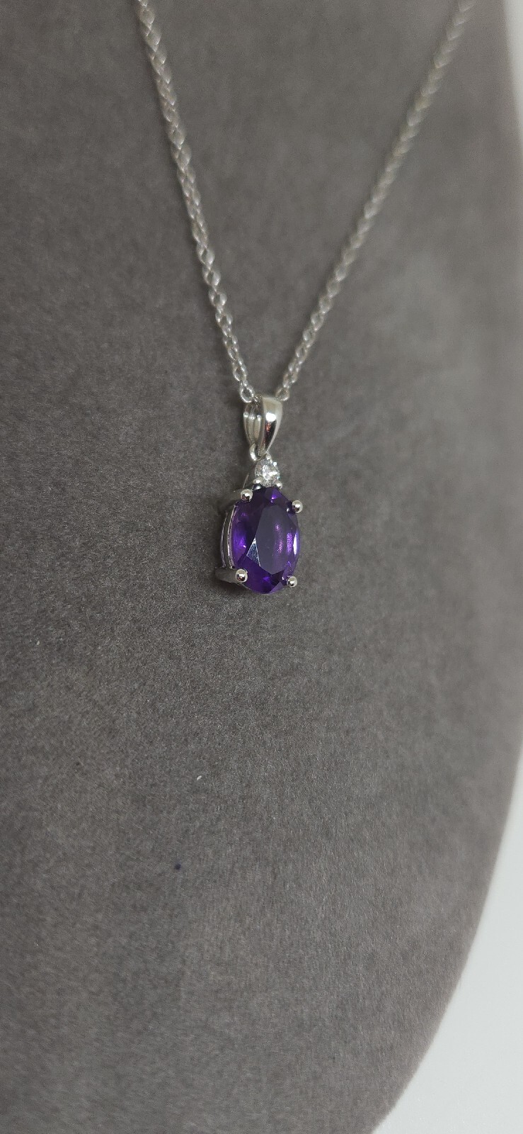 14k White Gold Amethyst And Diamond Pendant With 18 Inch Chain 2.1 Grams